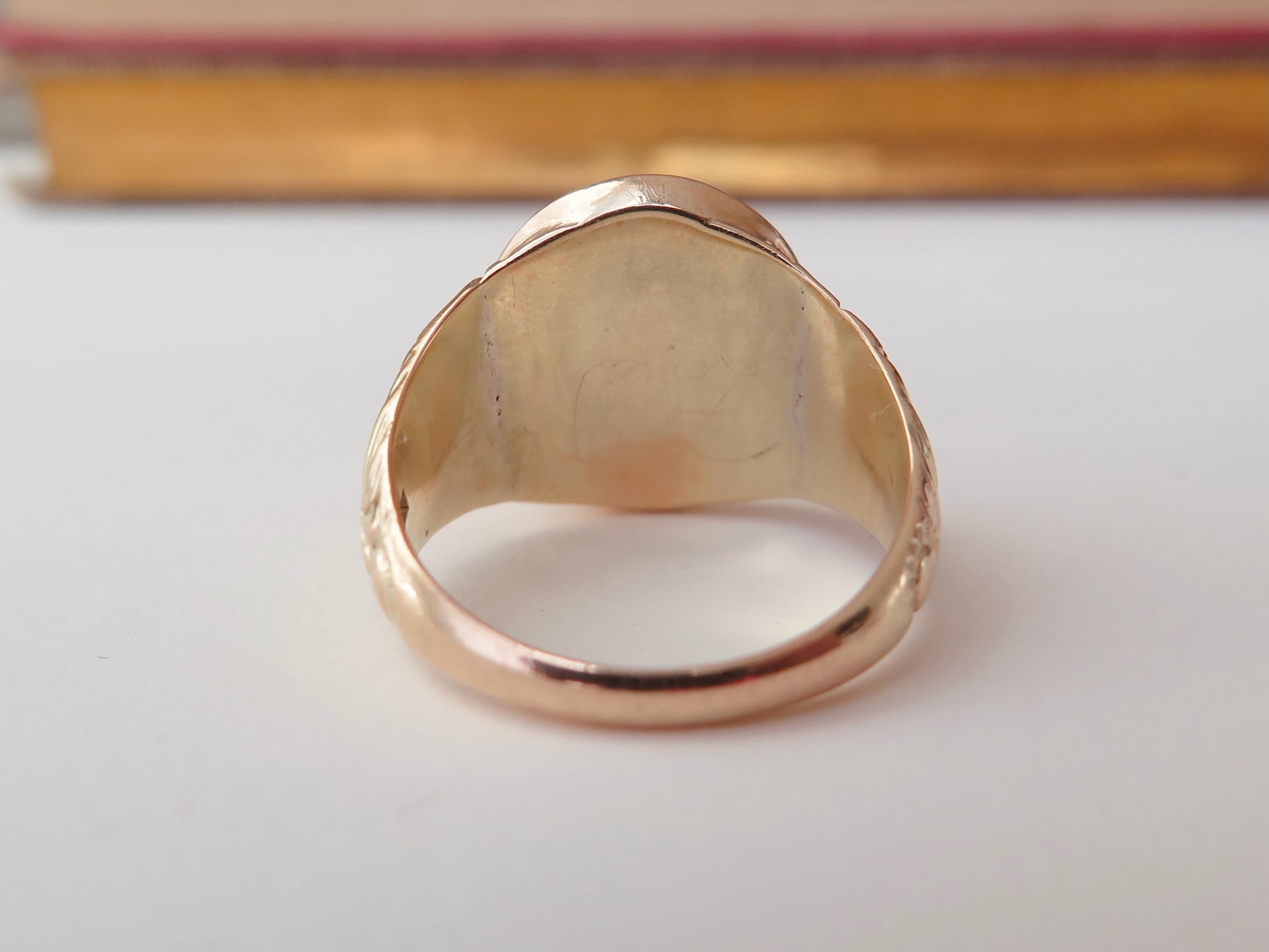 Antique 14k Gold Signet Ring with Carnelian — Unisex / Men’s Ring — US Size 10