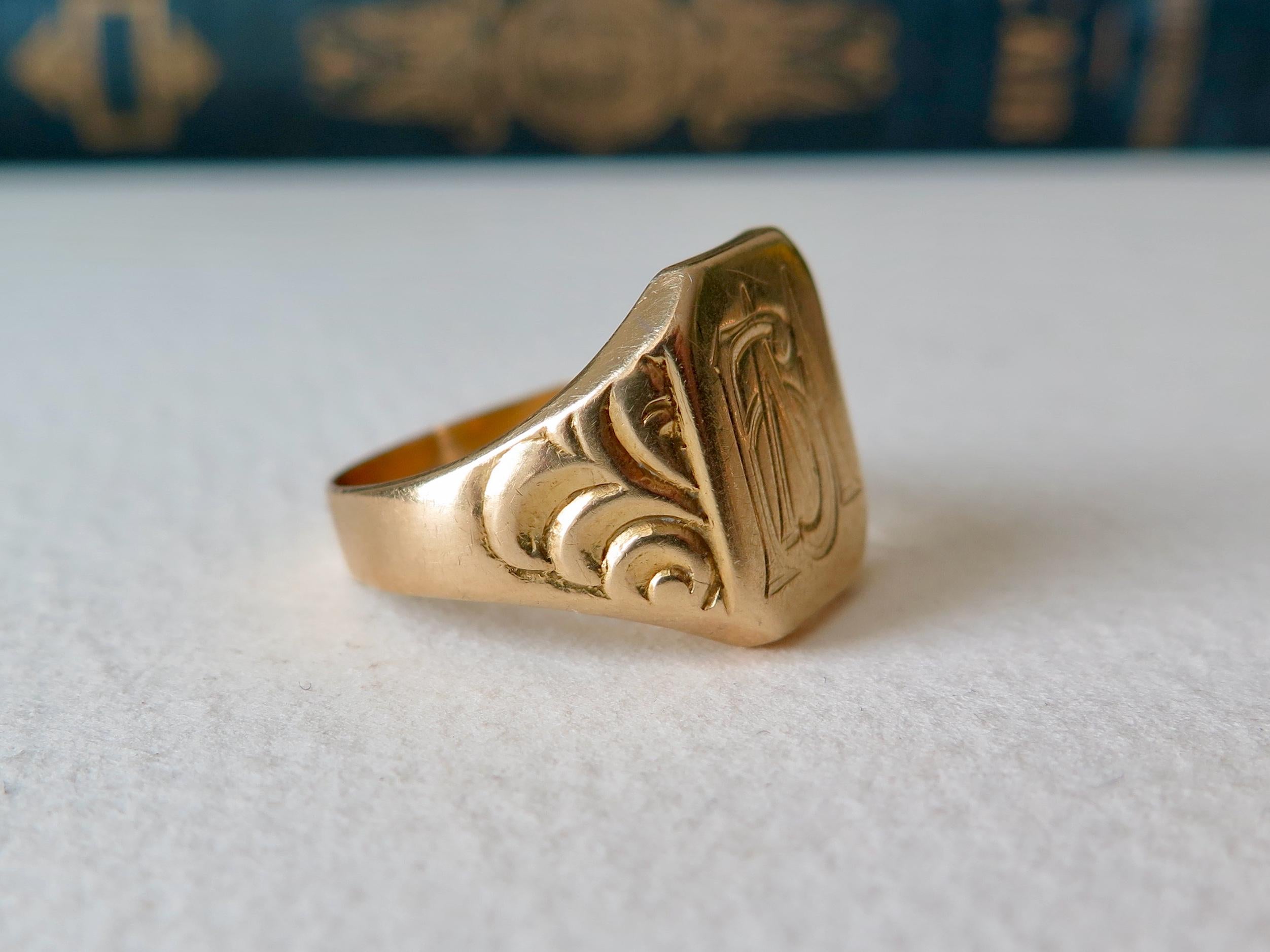 Antique 18k Rose Gold Signet Ring: Art Deco HM Monogram