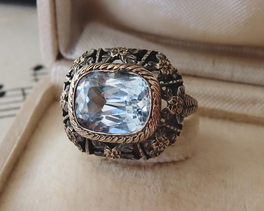 Antique 18k Gold Ring with Synthetic Aquamarine