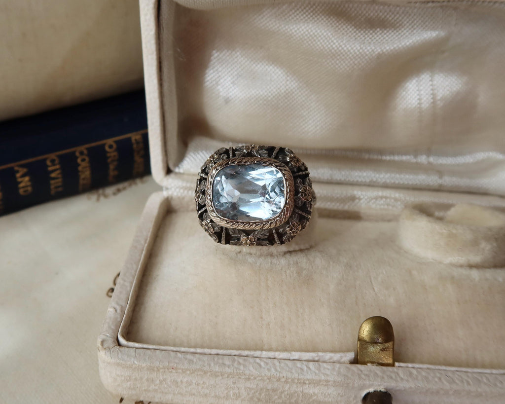 Antique 18k Gold Ring with Synthetic Aquamarine