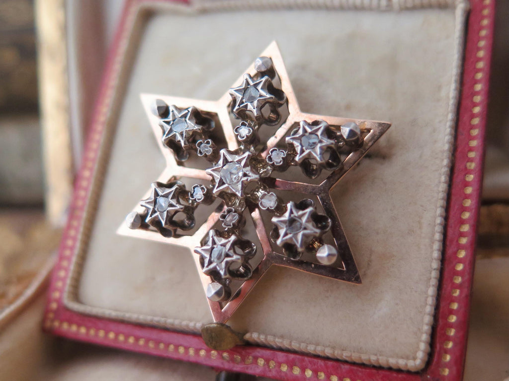 French Antique 18k Gold & Diamond “Toile de Digne” Star Brooch – c. 1880