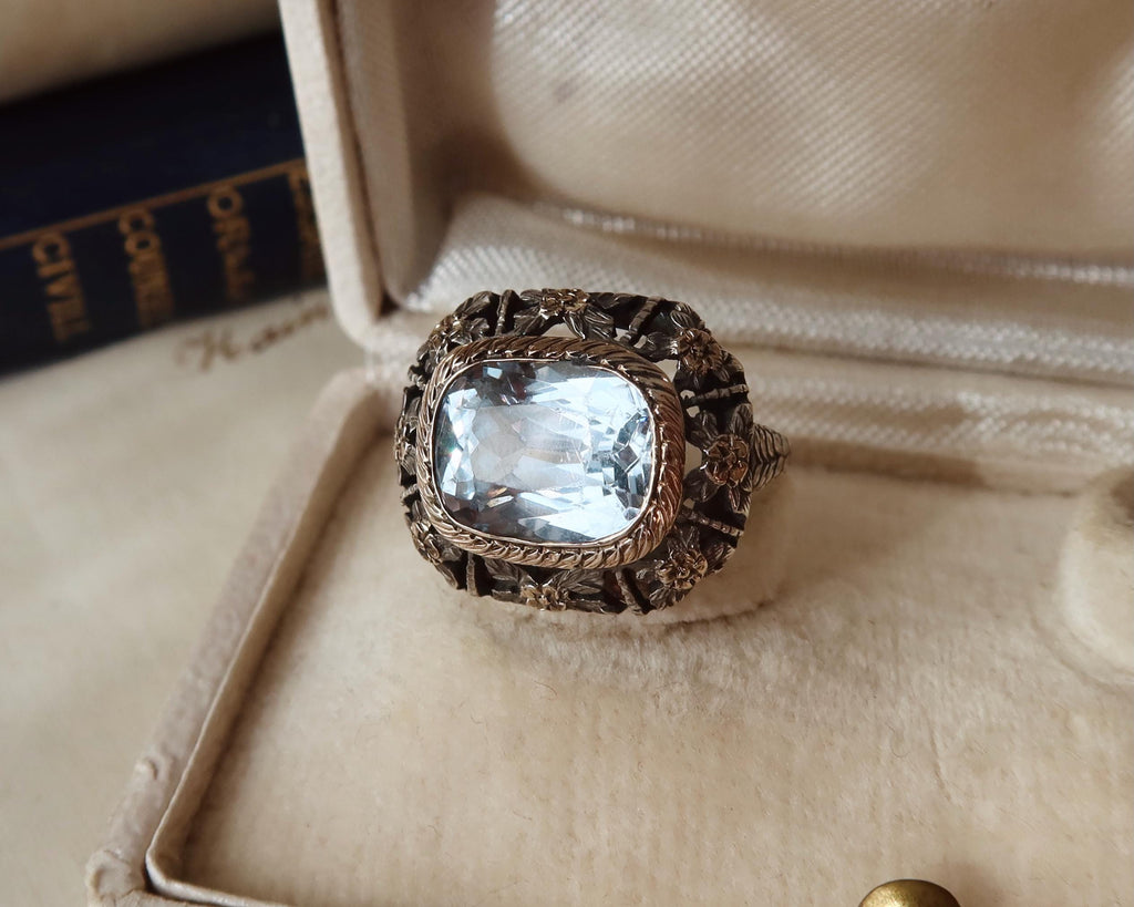 Antique 18k Gold Ring with Synthetic Aquamarine