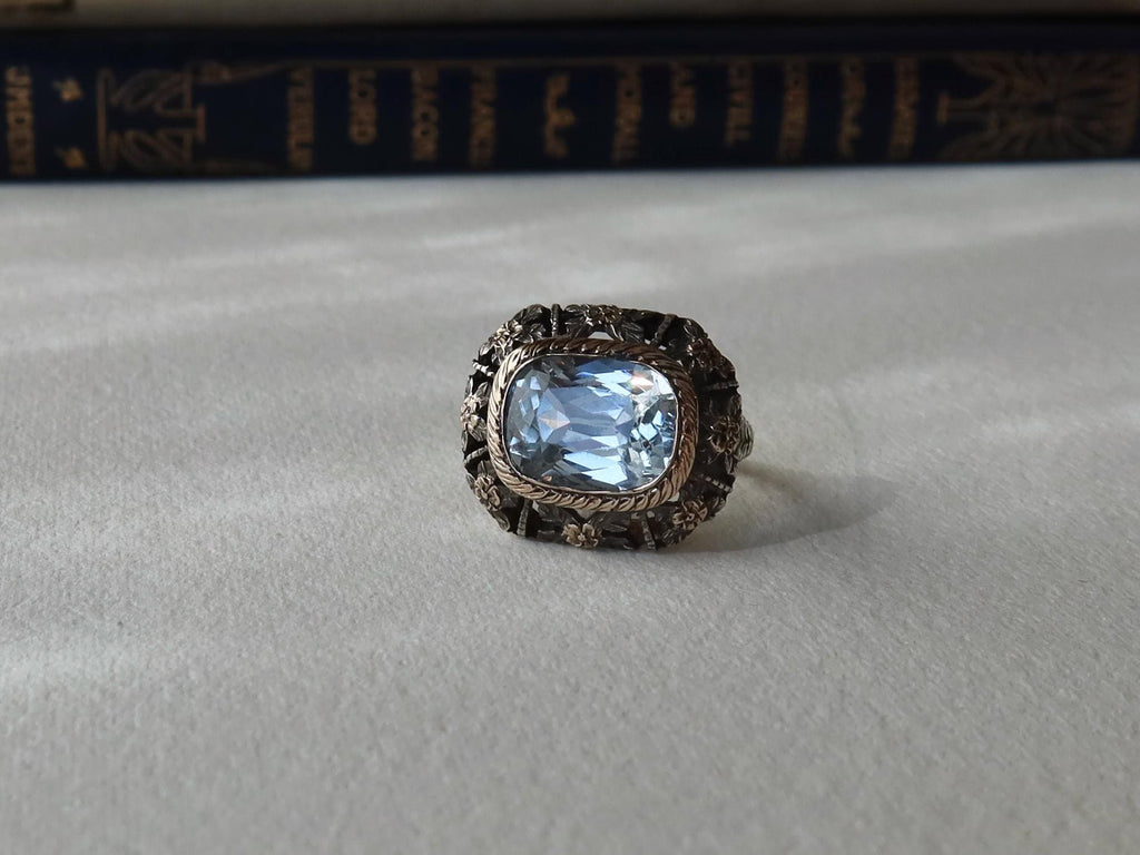 Antique 18k Gold Ring with Synthetic Aquamarine