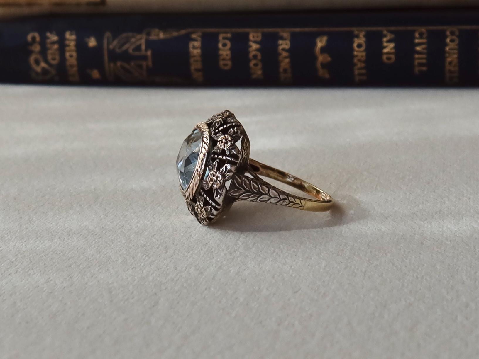 Antique 18k Gold Ring with Synthetic Aquamarine
