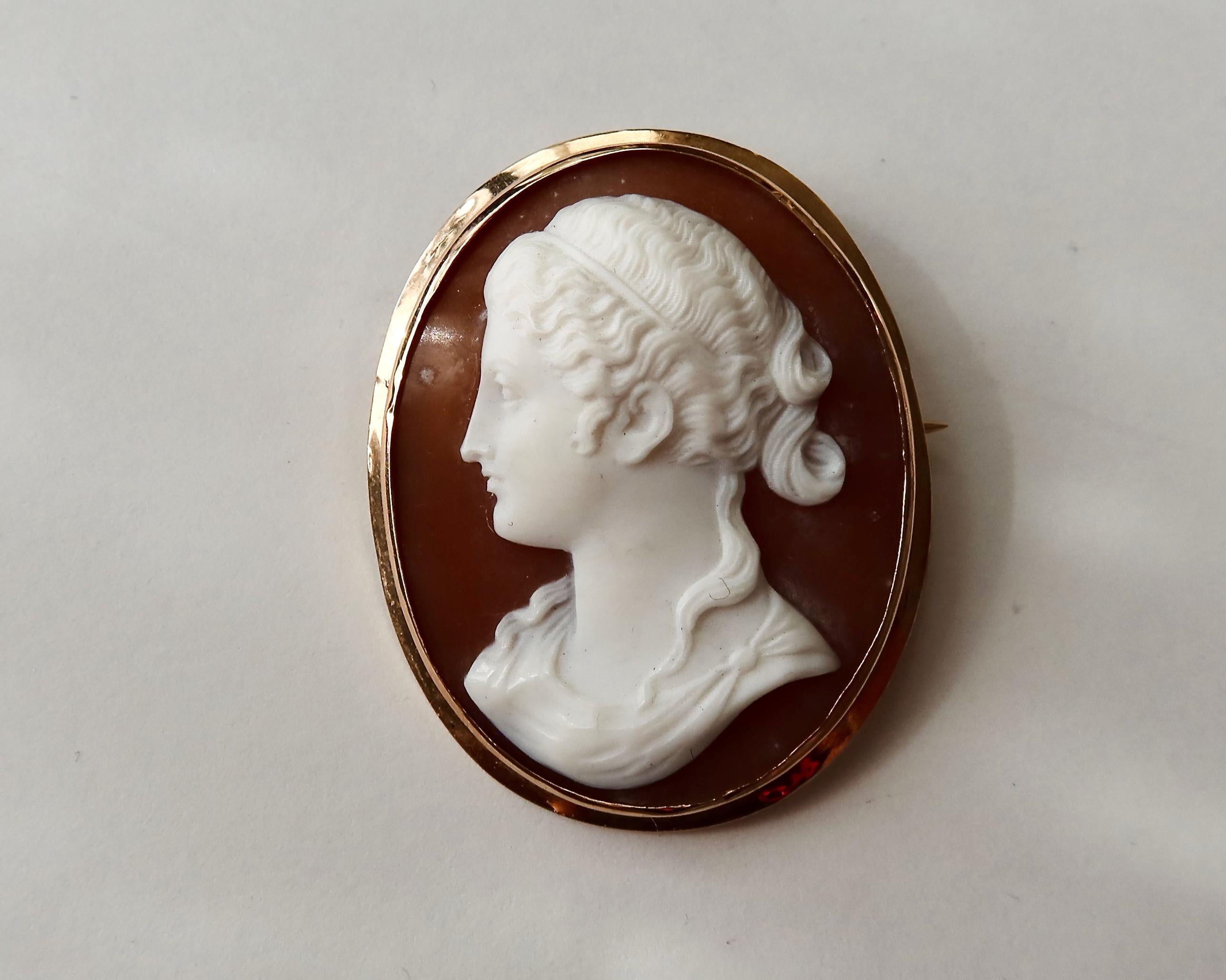 Antique Edwardian Cameo Brooch, 9k Gold
