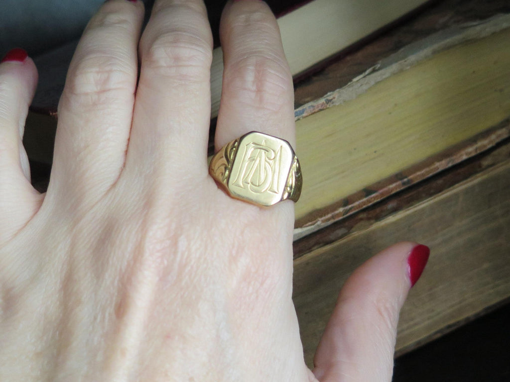 Antique 18k Rose Gold Signet Ring: Art Deco HM Monogram