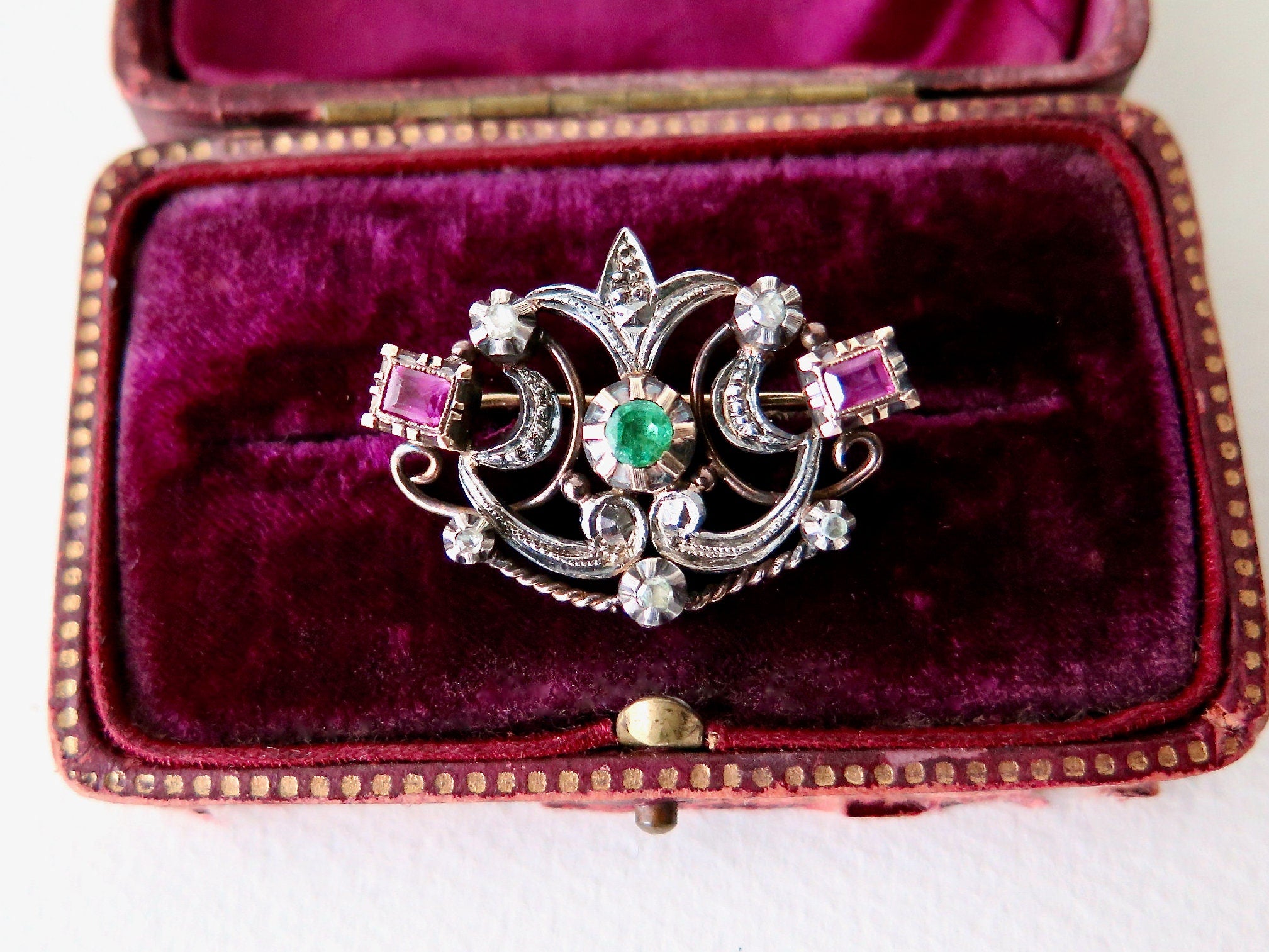 Antique Brooch, 18k Rose Gold Layered Openwork, Rubies, Rose-cut Diamonds and Emerald, early 1900s