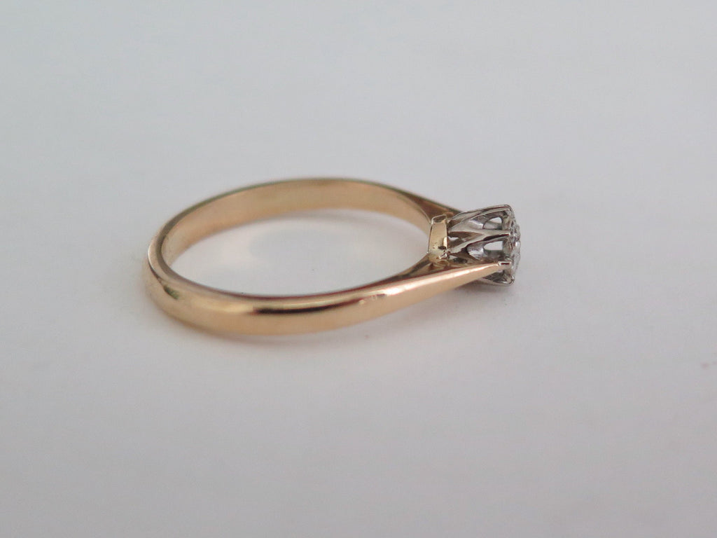 Vintage 18k Gold Diamond Solitaire Ring: Star Set Engagement Ring