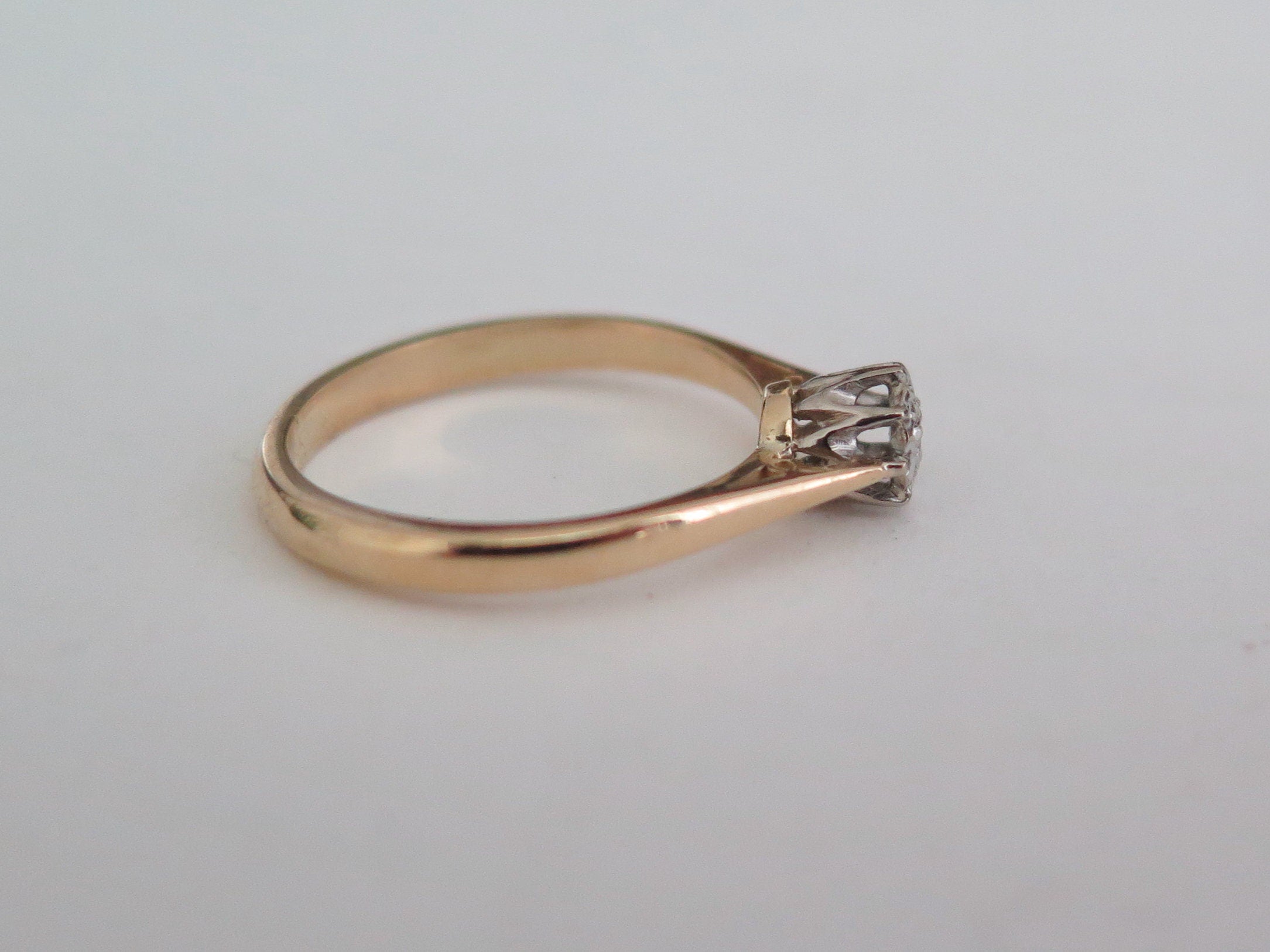 Vintage 18k Gold Diamond Solitaire Ring: Star Set Engagement Ring