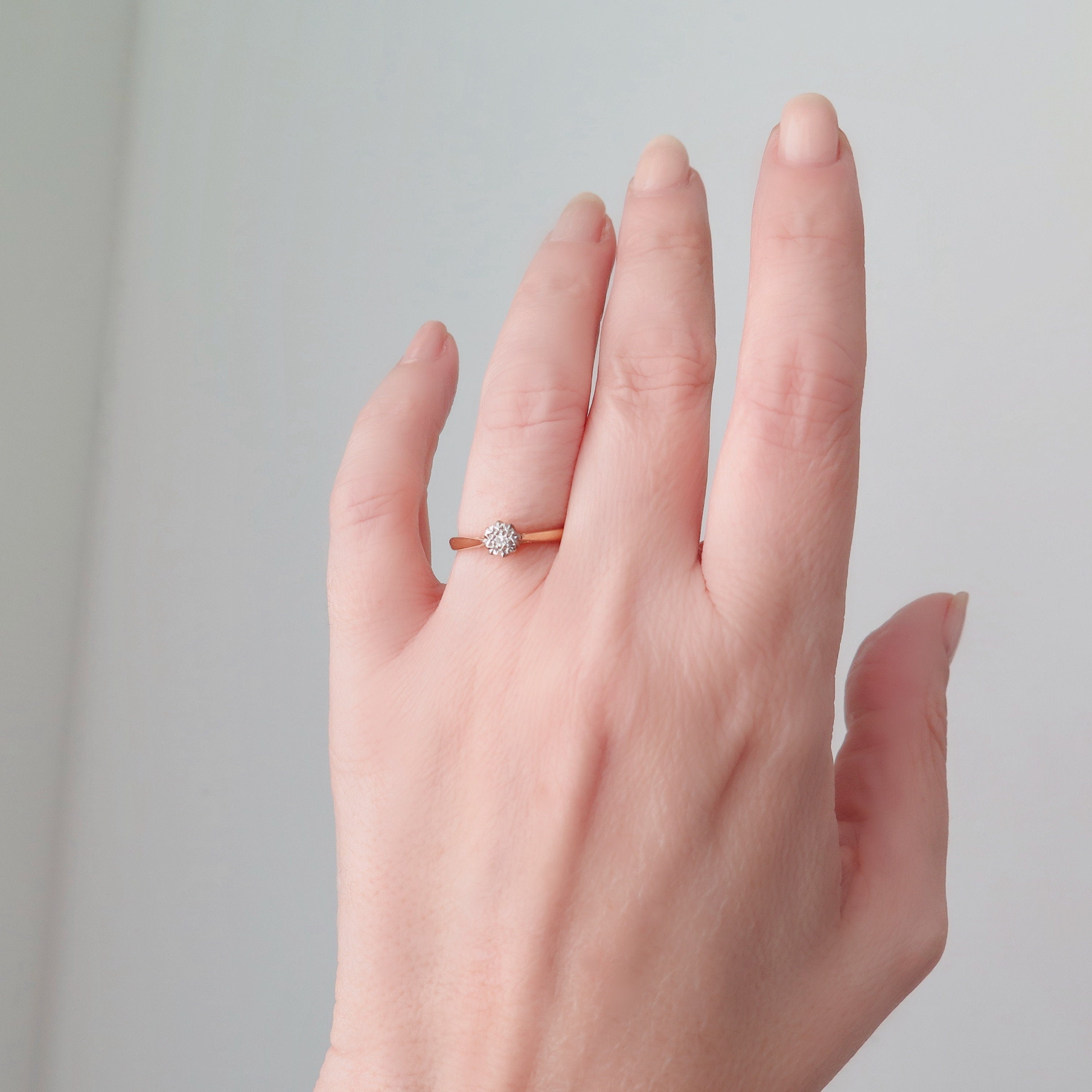 Vintage 18k Gold Diamond Solitaire Ring: Star Set Engagement Ring
