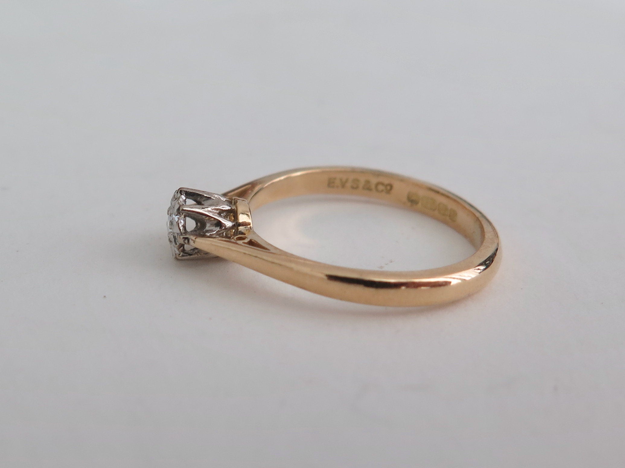 Vintage 18k Gold Diamond Solitaire Ring: Star Set Engagement Ring