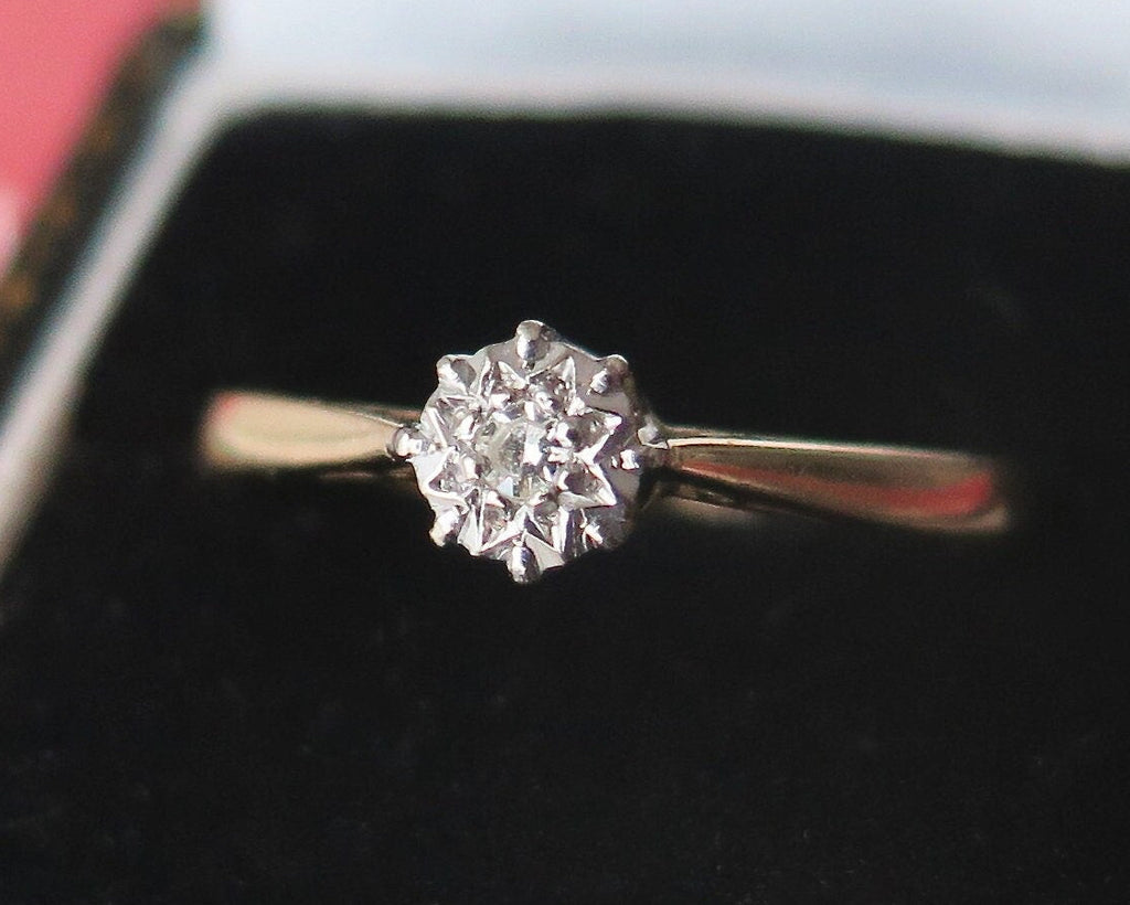 Vintage 18k Gold Diamond Solitaire Ring: Star Set Engagement Ring
