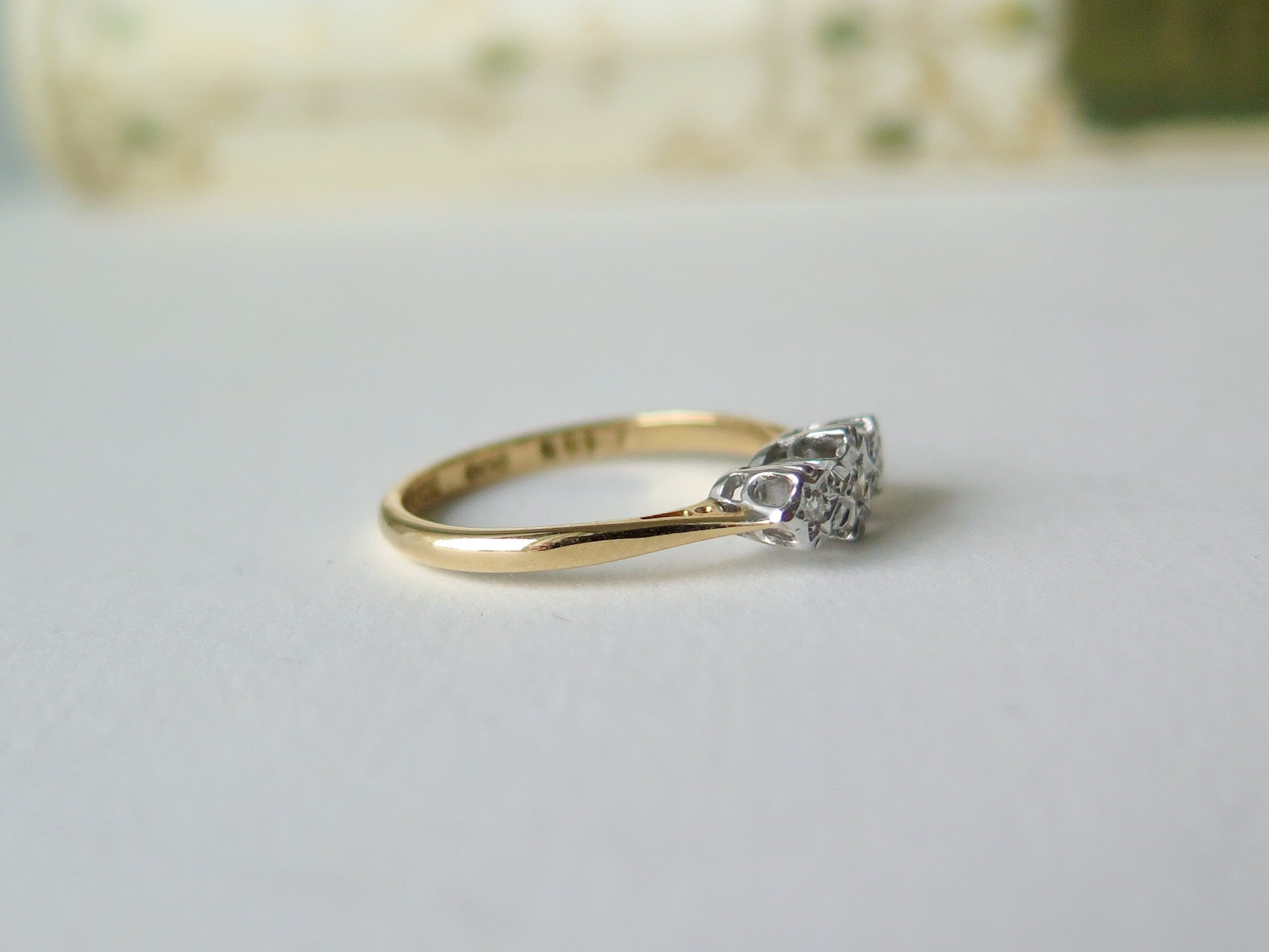 Vintage 18k Gold Platinum Diamond Ring: Star Trilogy Design