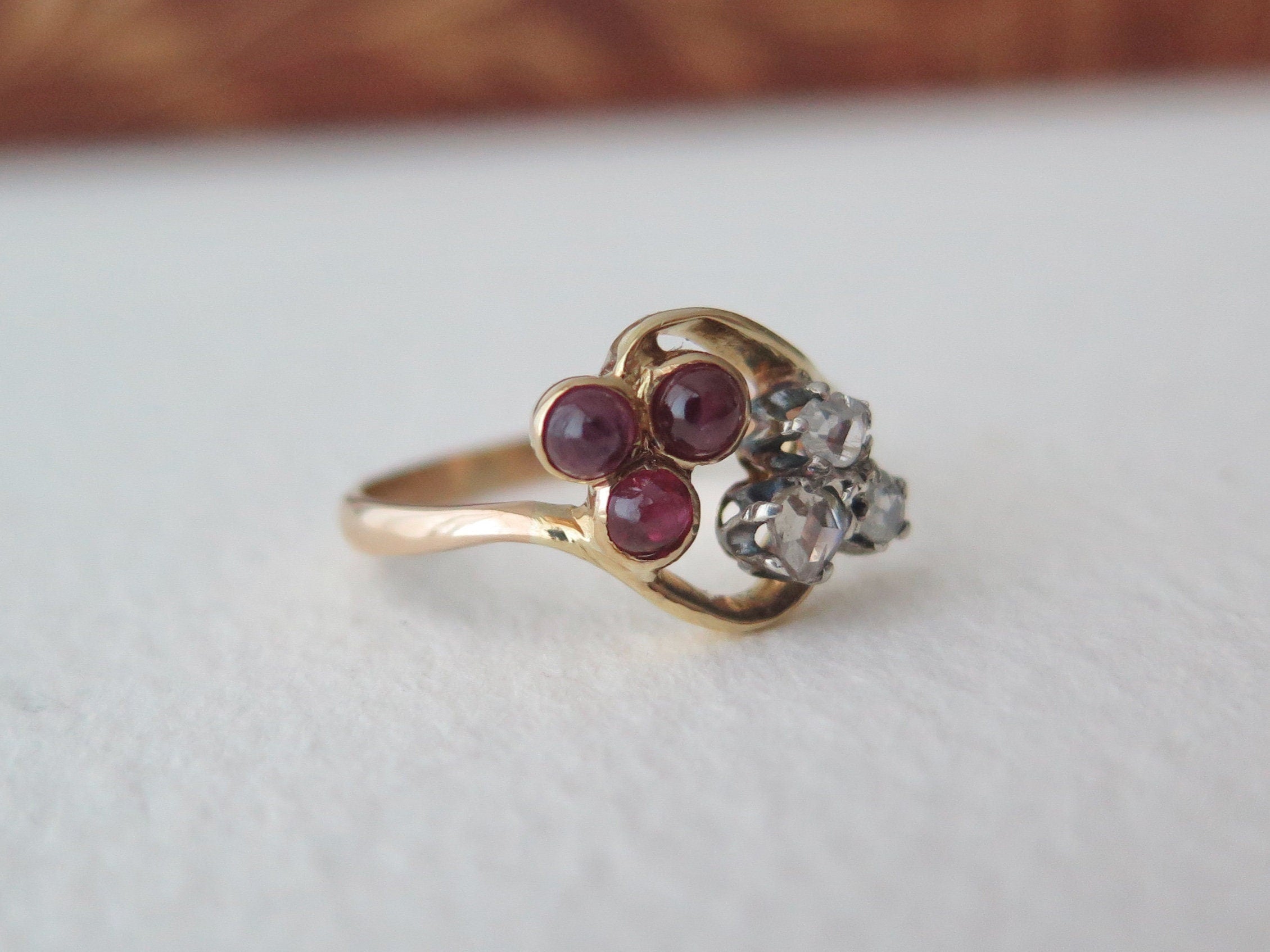 Vintage 18k Gold Ring with Rubies and Diamonds, ca. 1940s