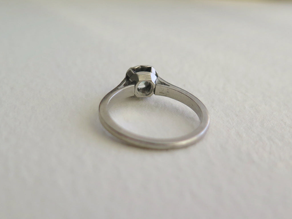 Antique Art Deco Platinum Diamond Solitaire Ring (0.25 ct)