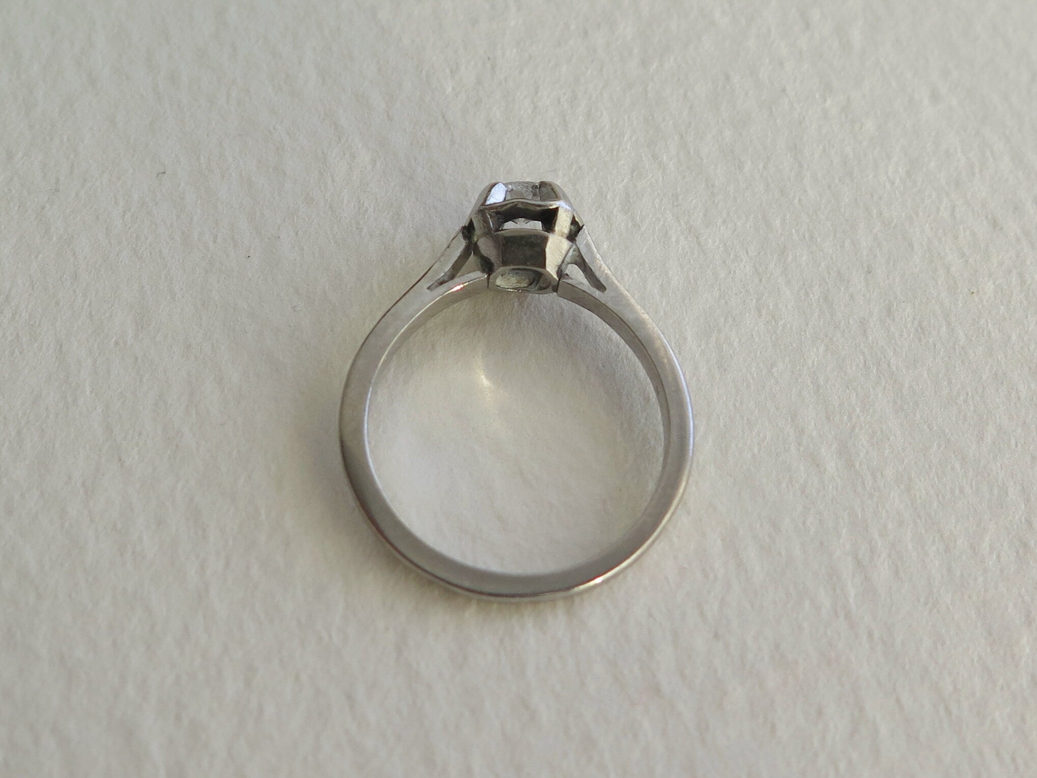 Antique Art Deco Platinum Diamond Solitaire Ring (0.25 ct)