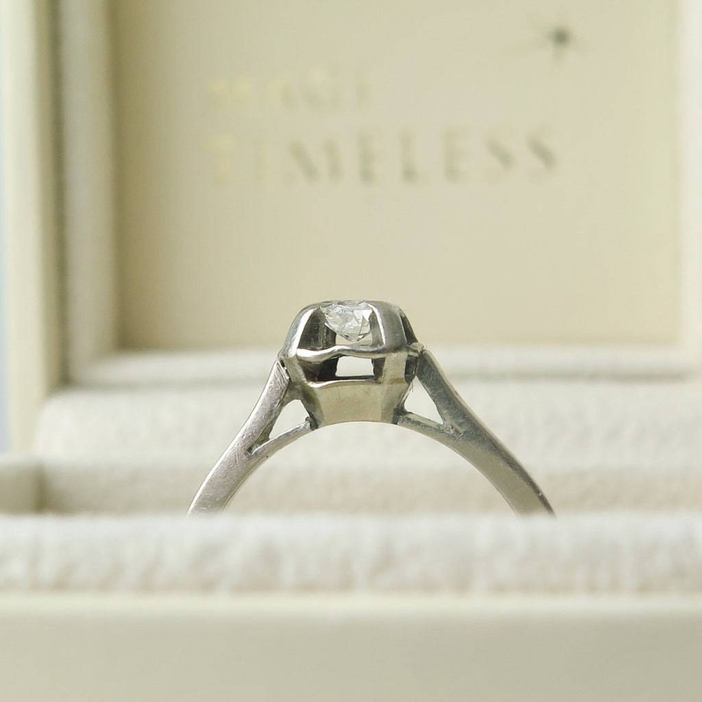 Antique Art Deco Platinum Diamond Solitaire Ring (0.25 ct)