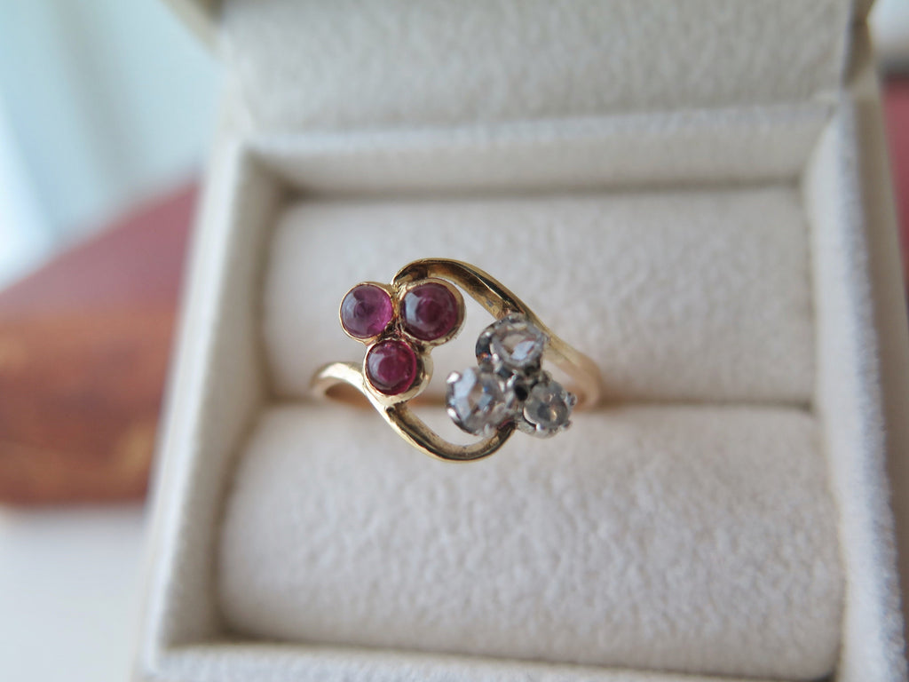 Vintage 18k Gold Ring with Rubies and Diamonds, ca. 1940s