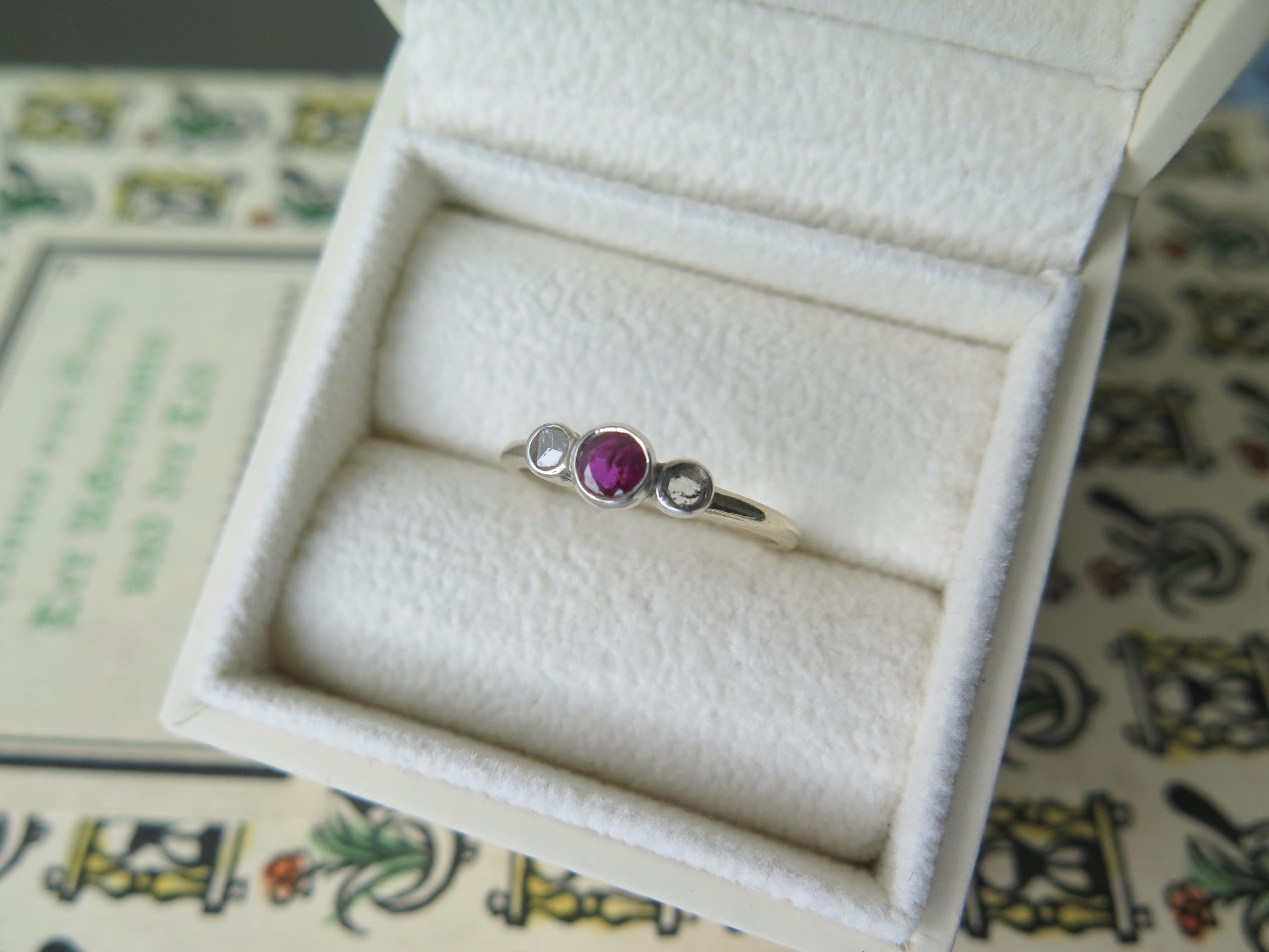 Antique 9k Gold Ruby and Rose Cut Diamond Ring - Art Deco Early 1900s