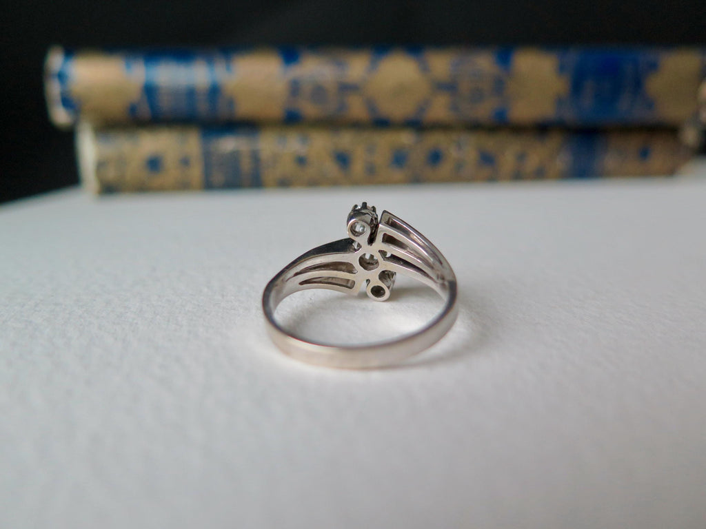 Vintage 14k White Gold Diamond Trilogy Ring