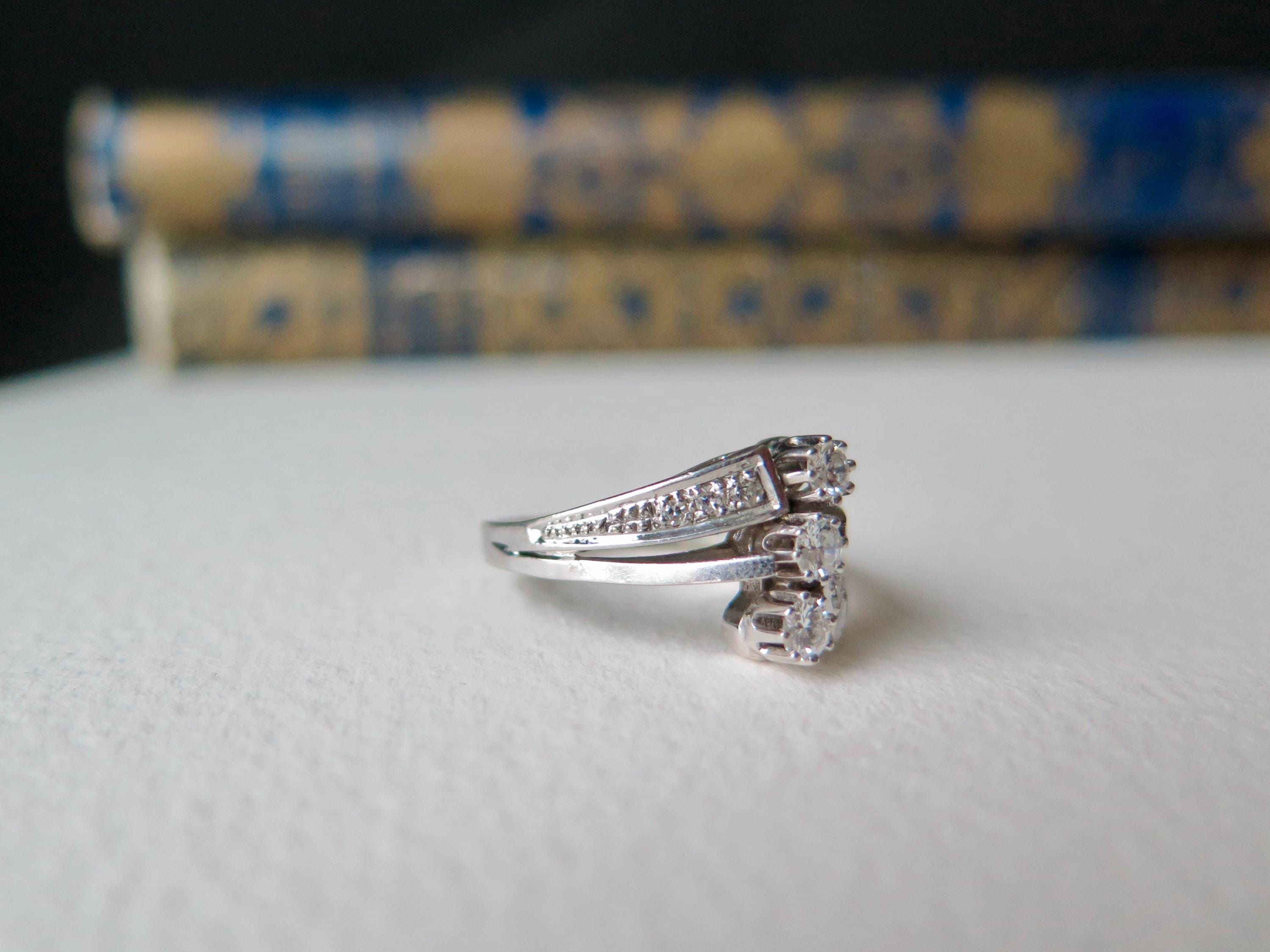 Vintage 14k White Gold Diamond Trilogy Ring