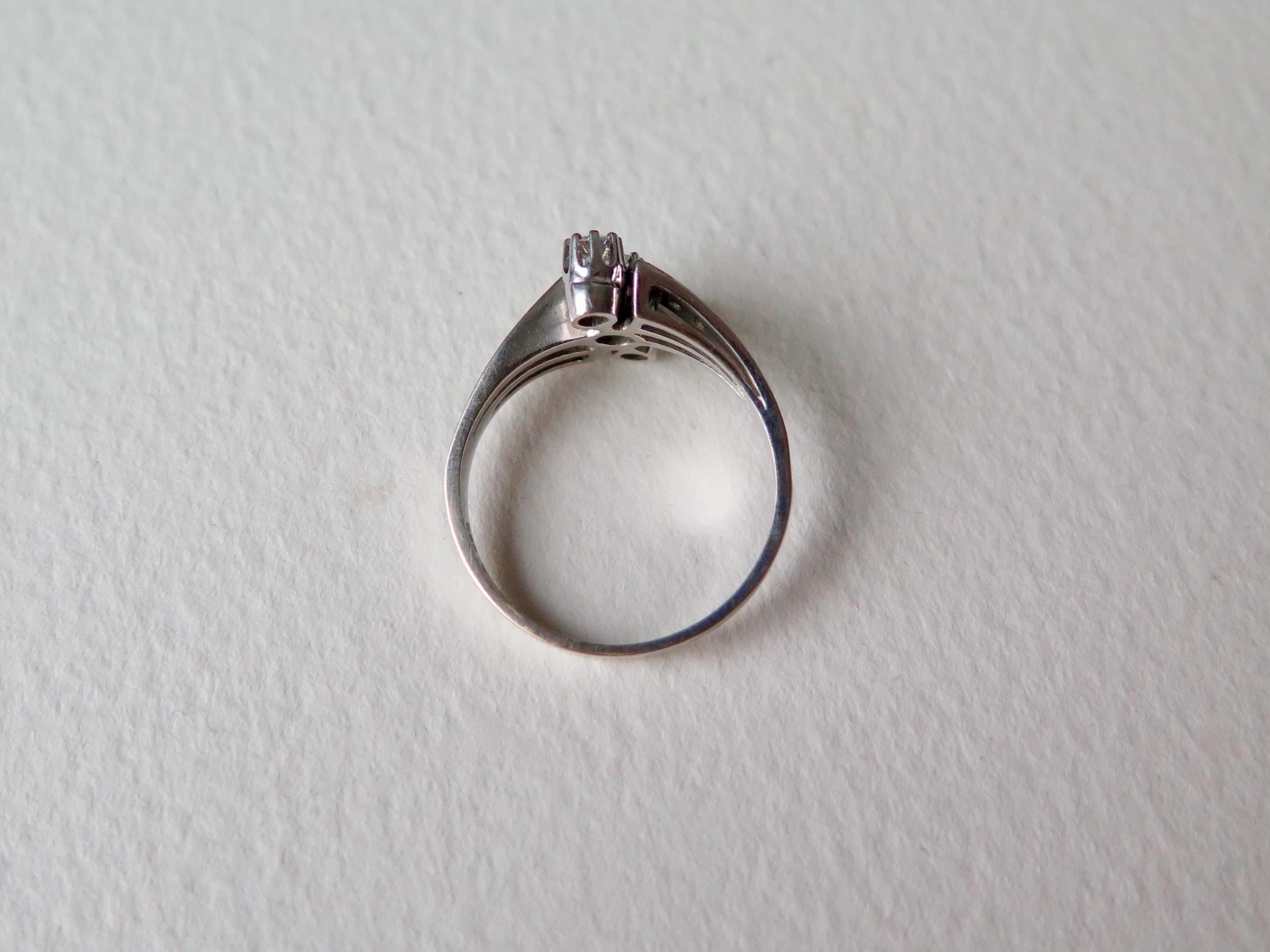 Vintage 14k White Gold Diamond Trilogy Ring