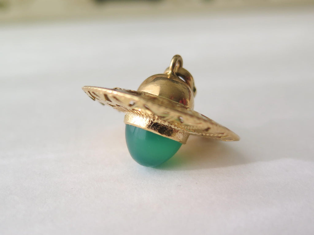 Vintage 18k Gold Chrysoprase Pendant: Mid-Century Italian Orb
