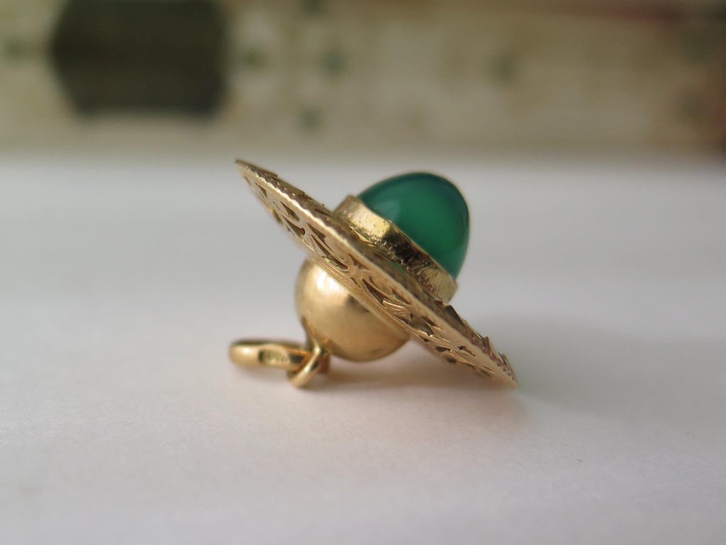 Vintage 18k Gold Chrysoprase Pendant: Mid-Century Italian Orb