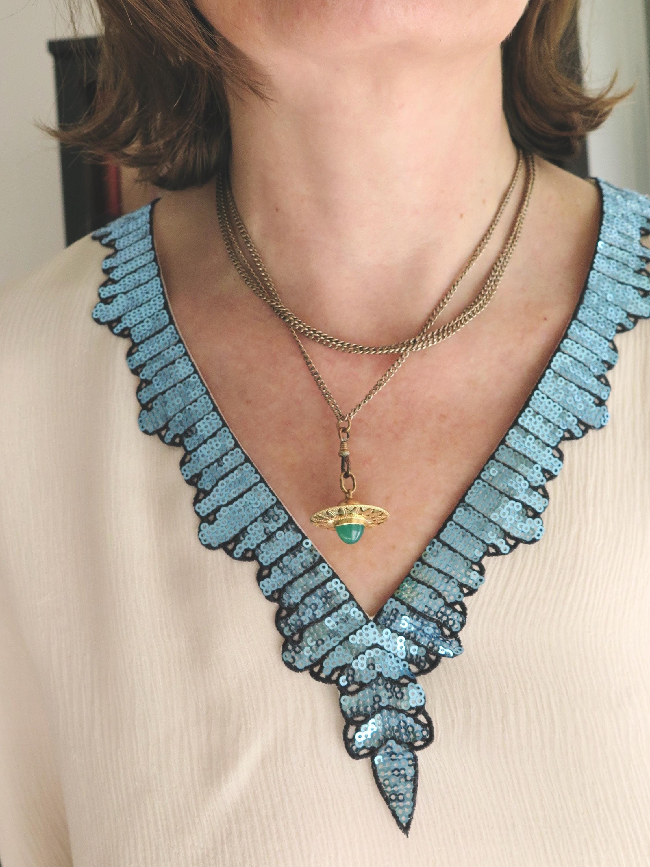 Vintage 18k gold pendant with chrysoprase
