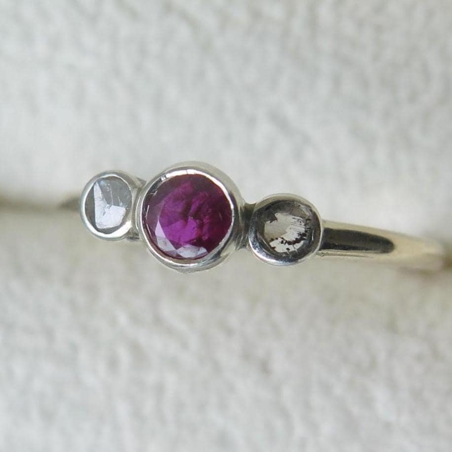 Antique 9k Gold Ruby and Rose Cut Diamond Ring - Art Deco Early 1900s