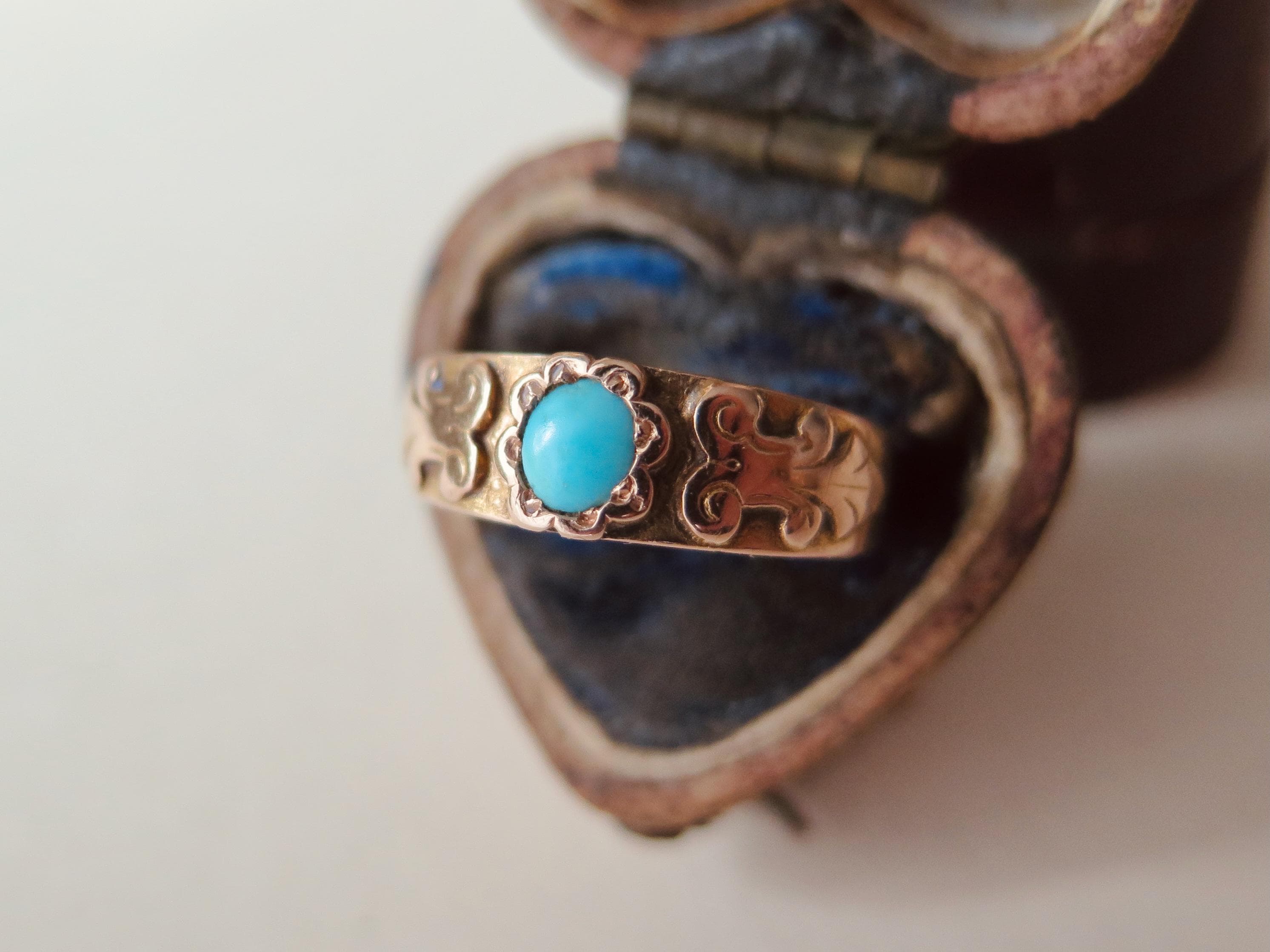 Antique 14k Gold Turquoise Ring: Victorian Engraved Band, 1883