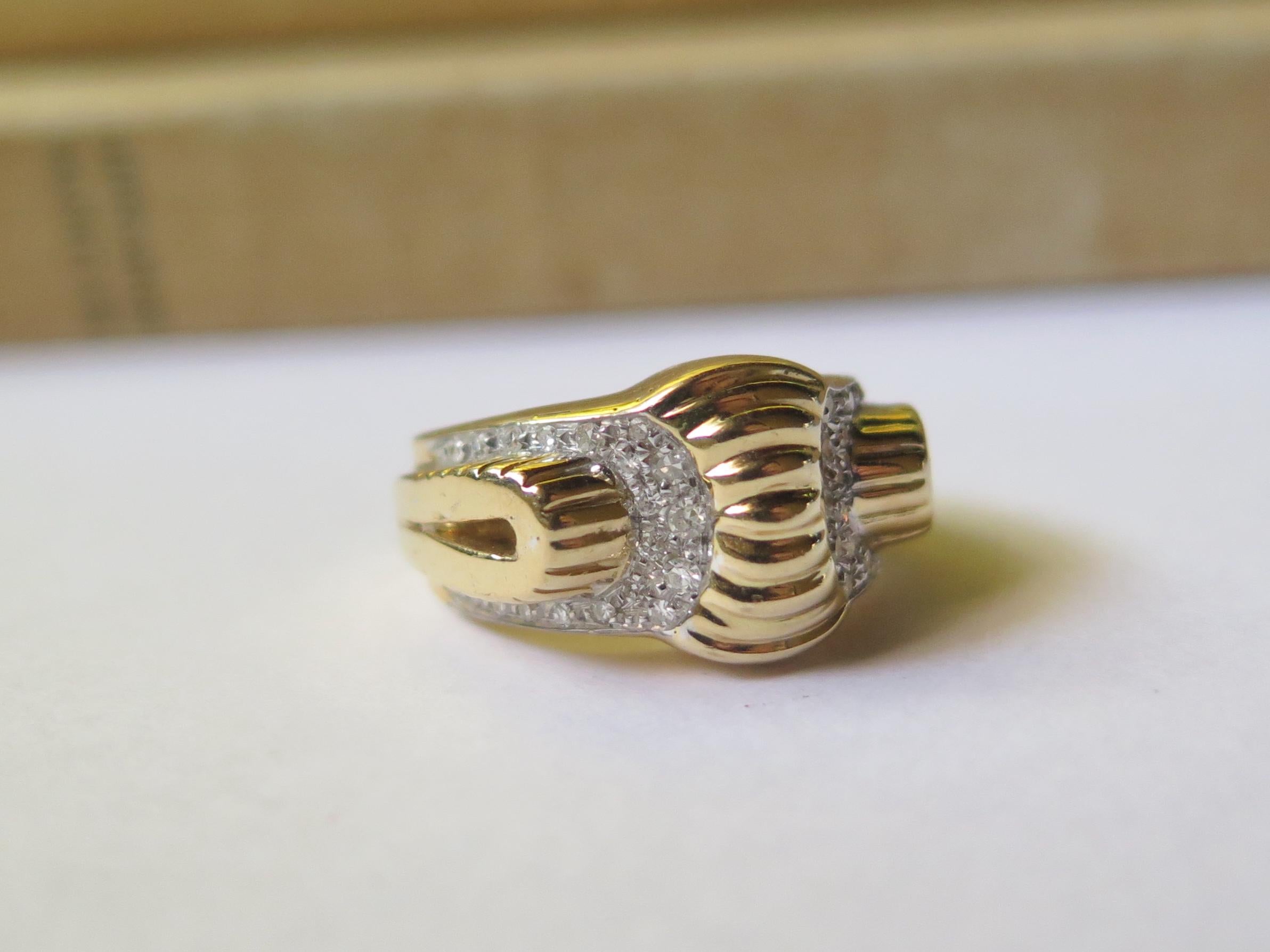 Vintage 1940s Tank Ring in 18k Gold with Diamonds – Retro Bold Design
