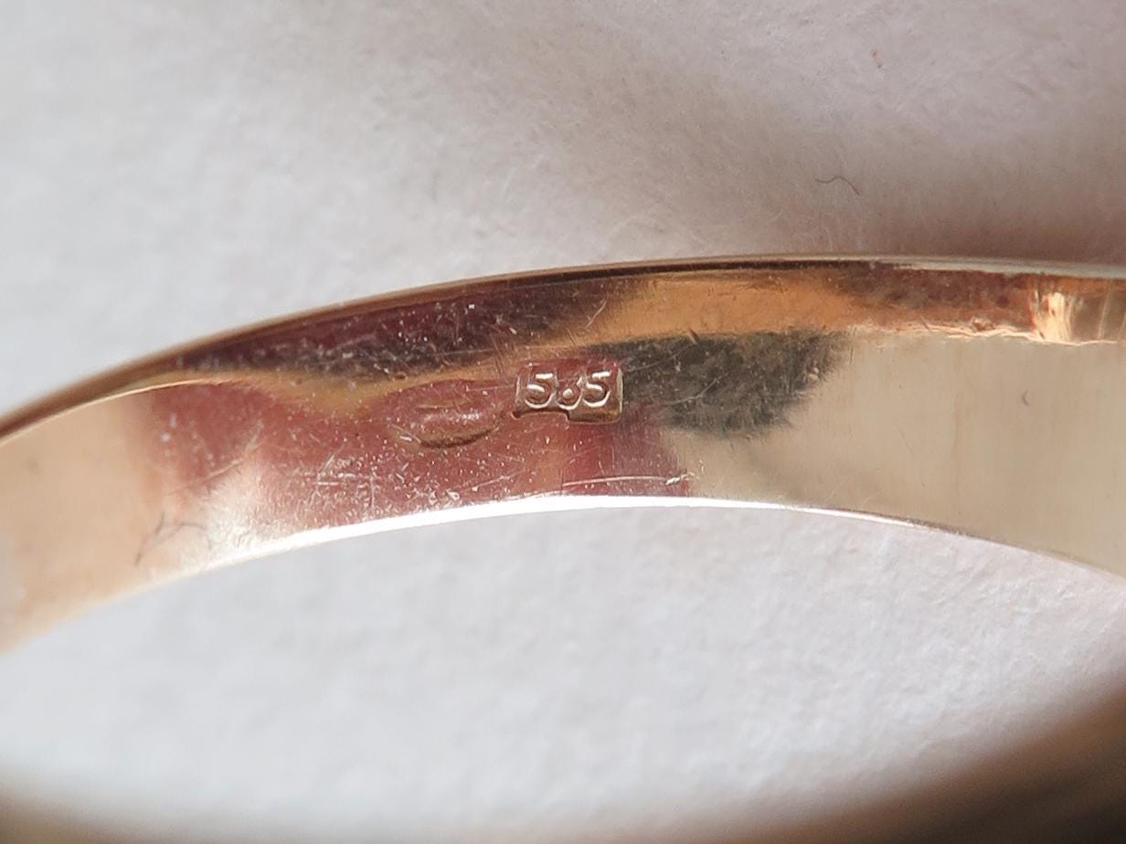 Art Deco 1930s 14k Gold Ring with Synthetic Ruby – Large Size Signet Ring