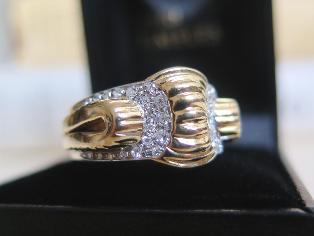 Vintage 1940s Tank Ring in 18k Gold with Diamonds – Retro Bold Design