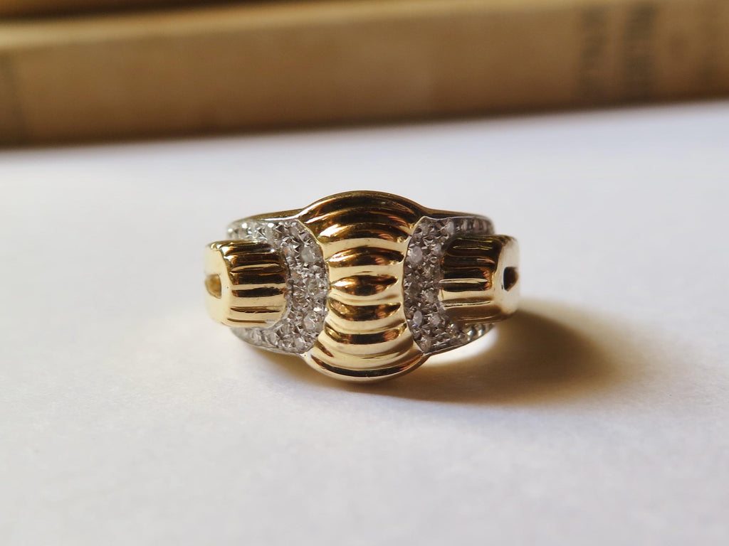 Vintage 1940s Tank Ring in 18k Gold with Diamonds – Retro Bold Design