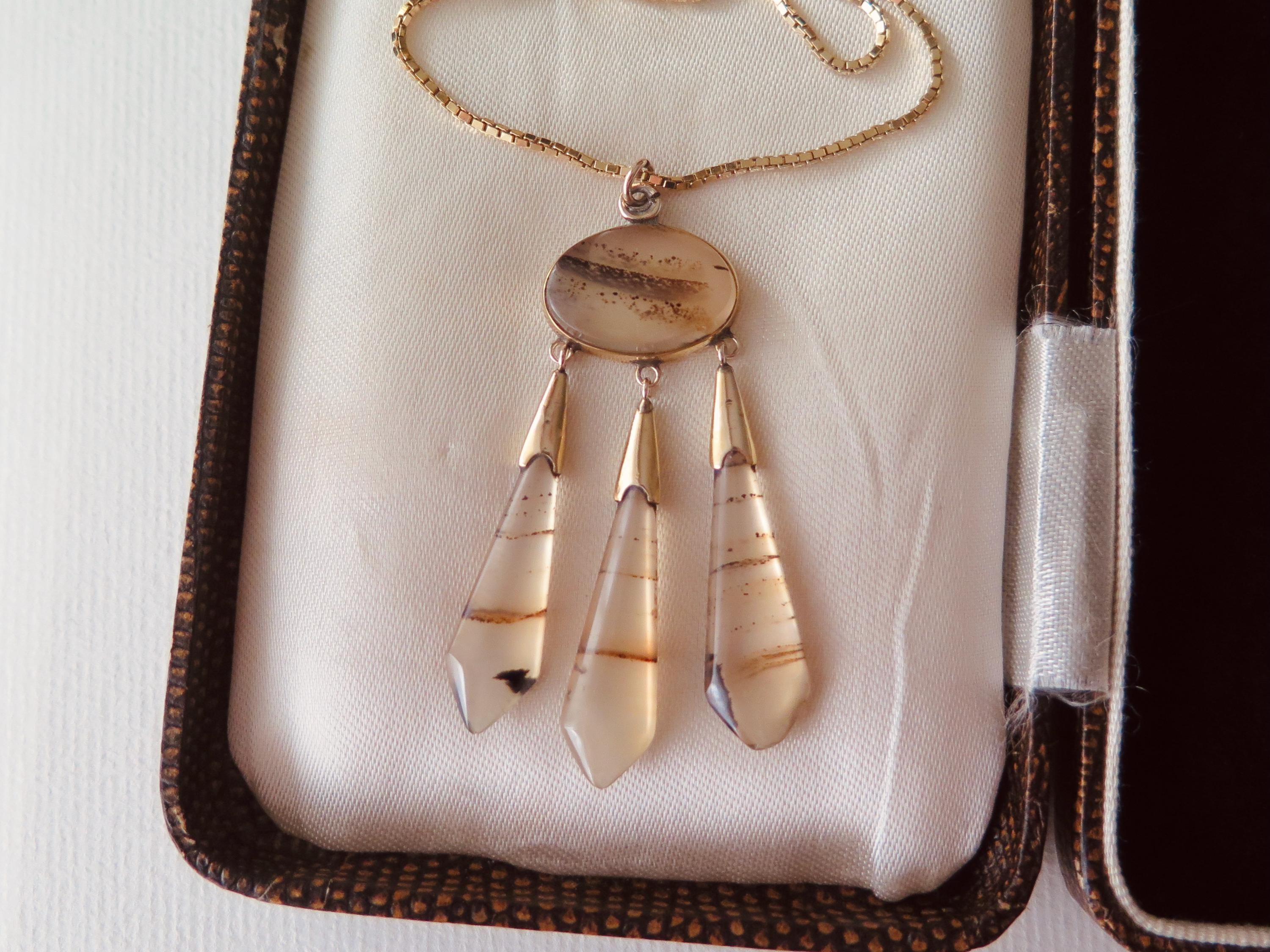 Victorian 14K Gold and Banded Agate Pendant Necklace