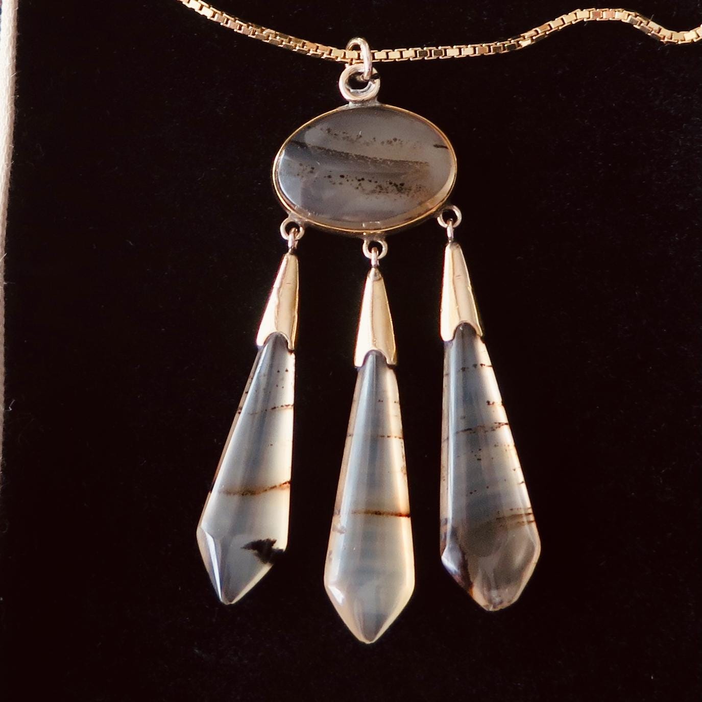 Victorian 14K Gold and Banded Agate Pendant Necklace