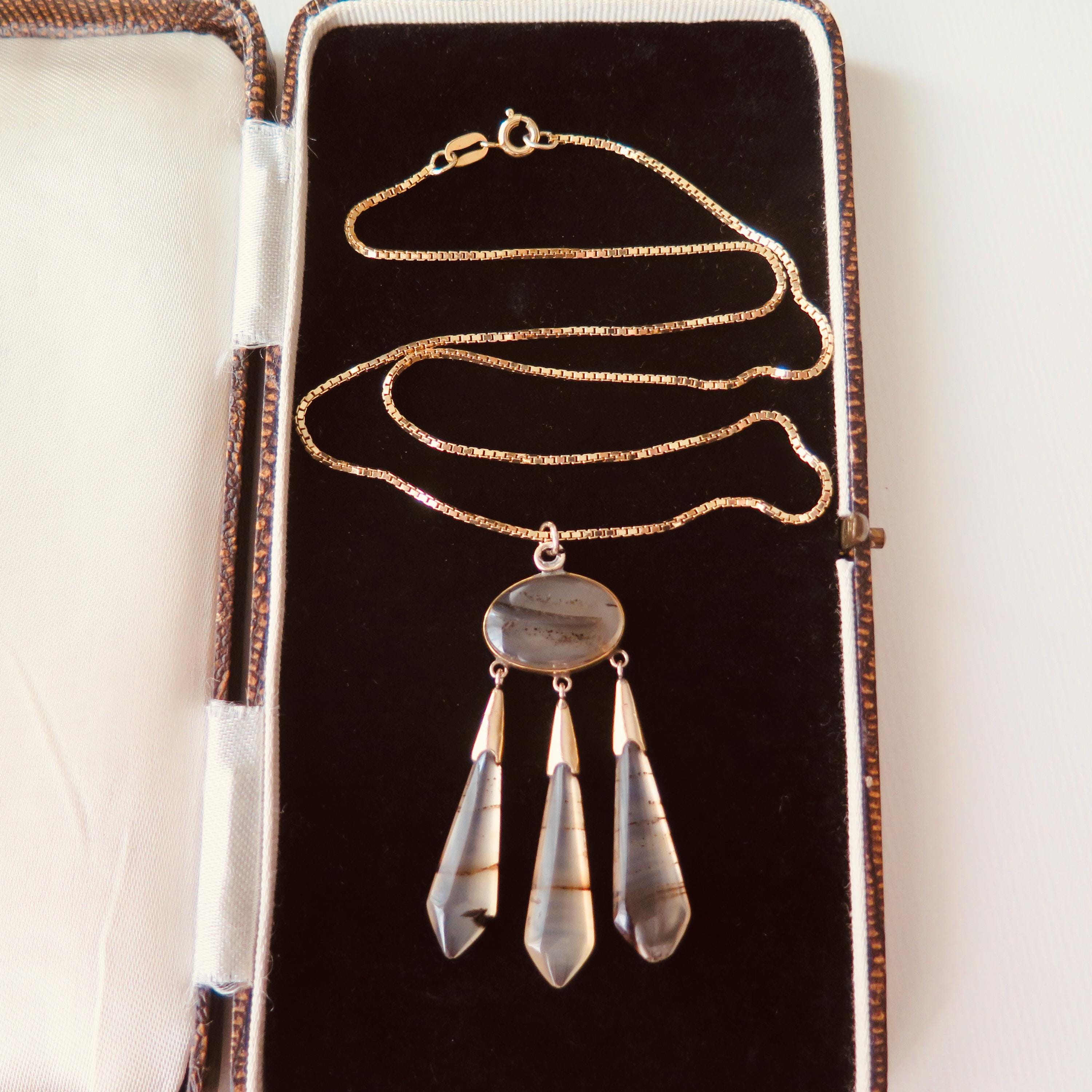 Victorian 14K Gold and Banded Agate Pendant Necklace