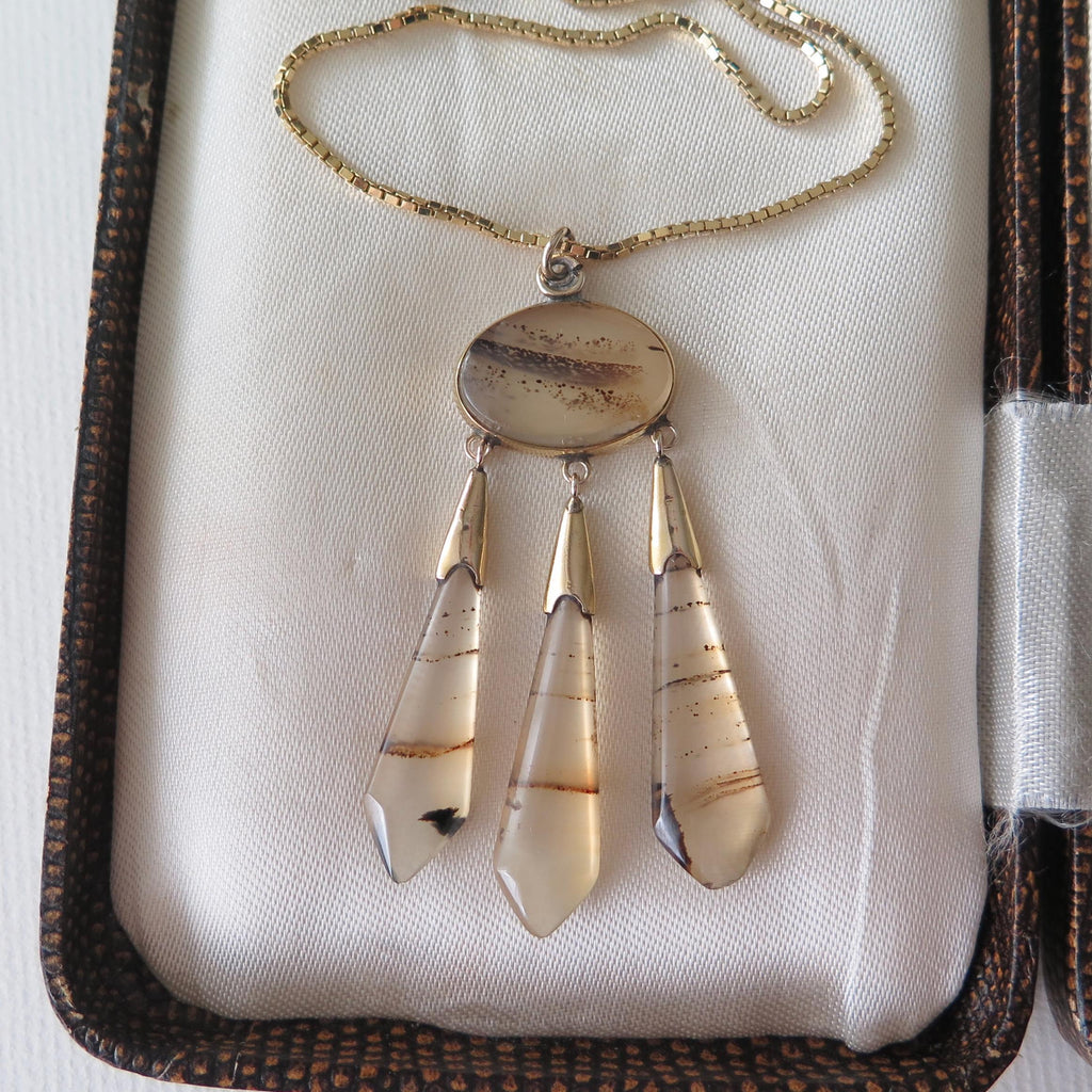 Victorian 14K Gold and Banded Agate Pendant Necklace