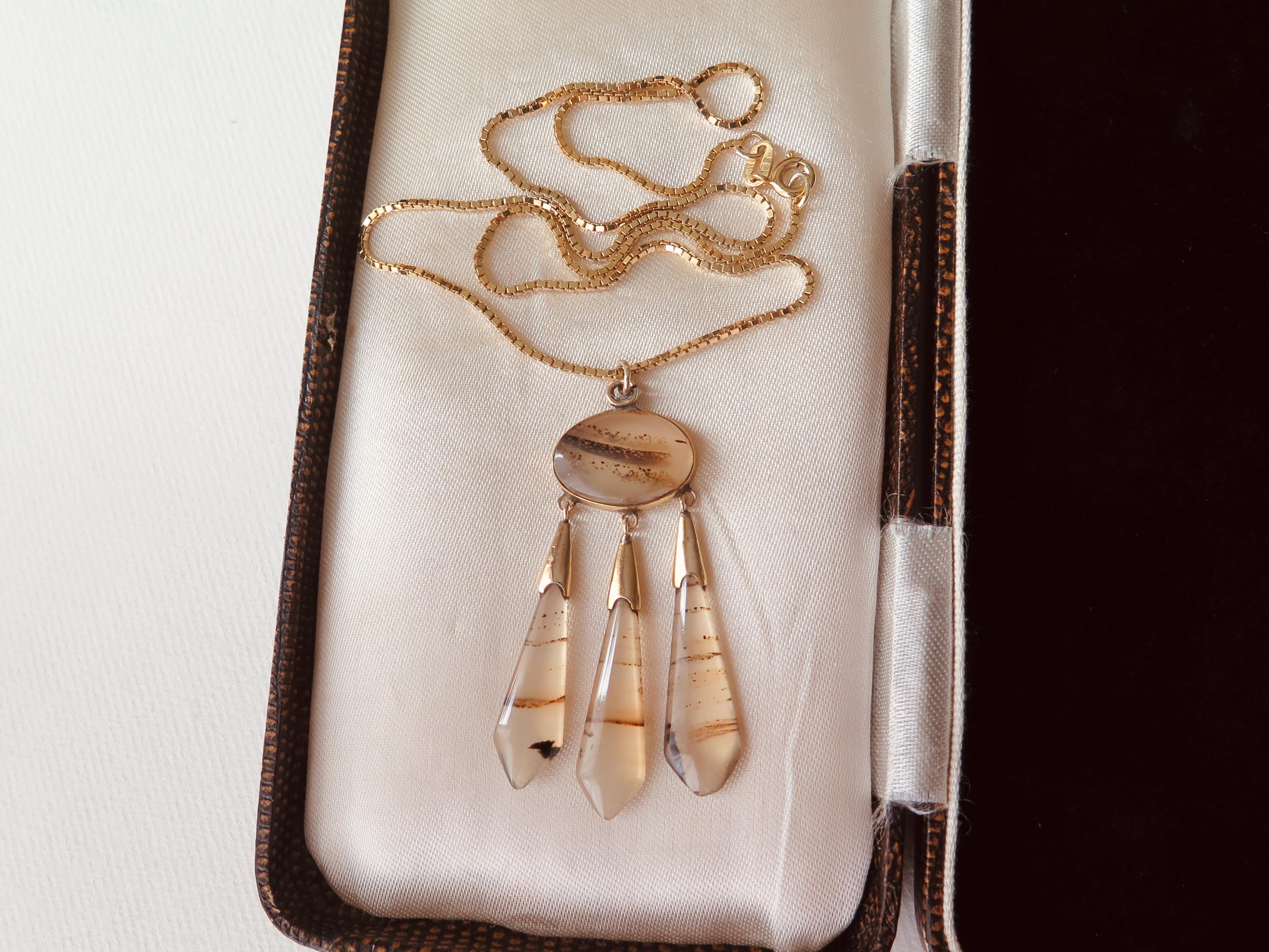Victorian 14K Gold and Banded Agate Pendant Necklace