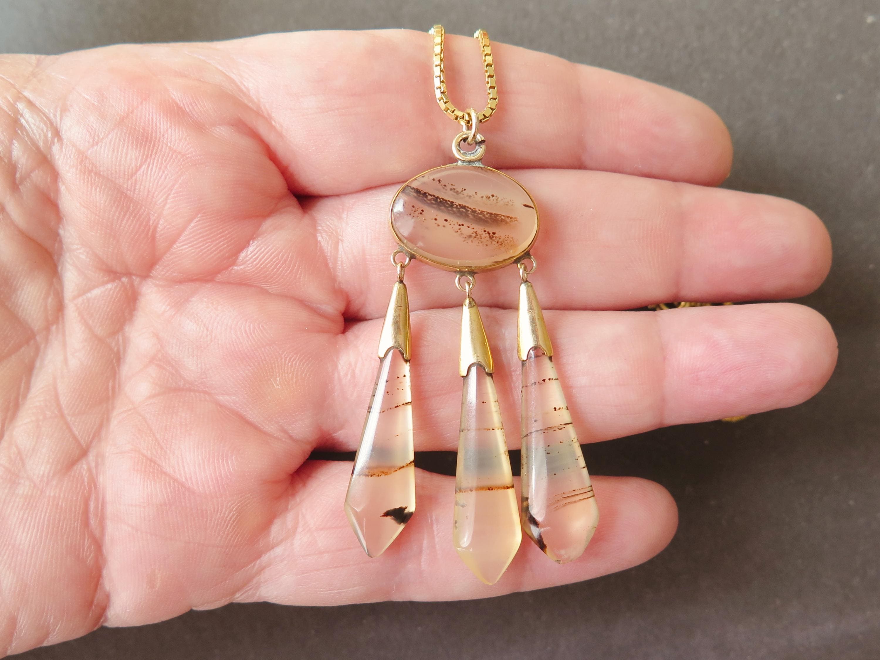 Victorian 14K Gold and Banded Agate Pendant Necklace