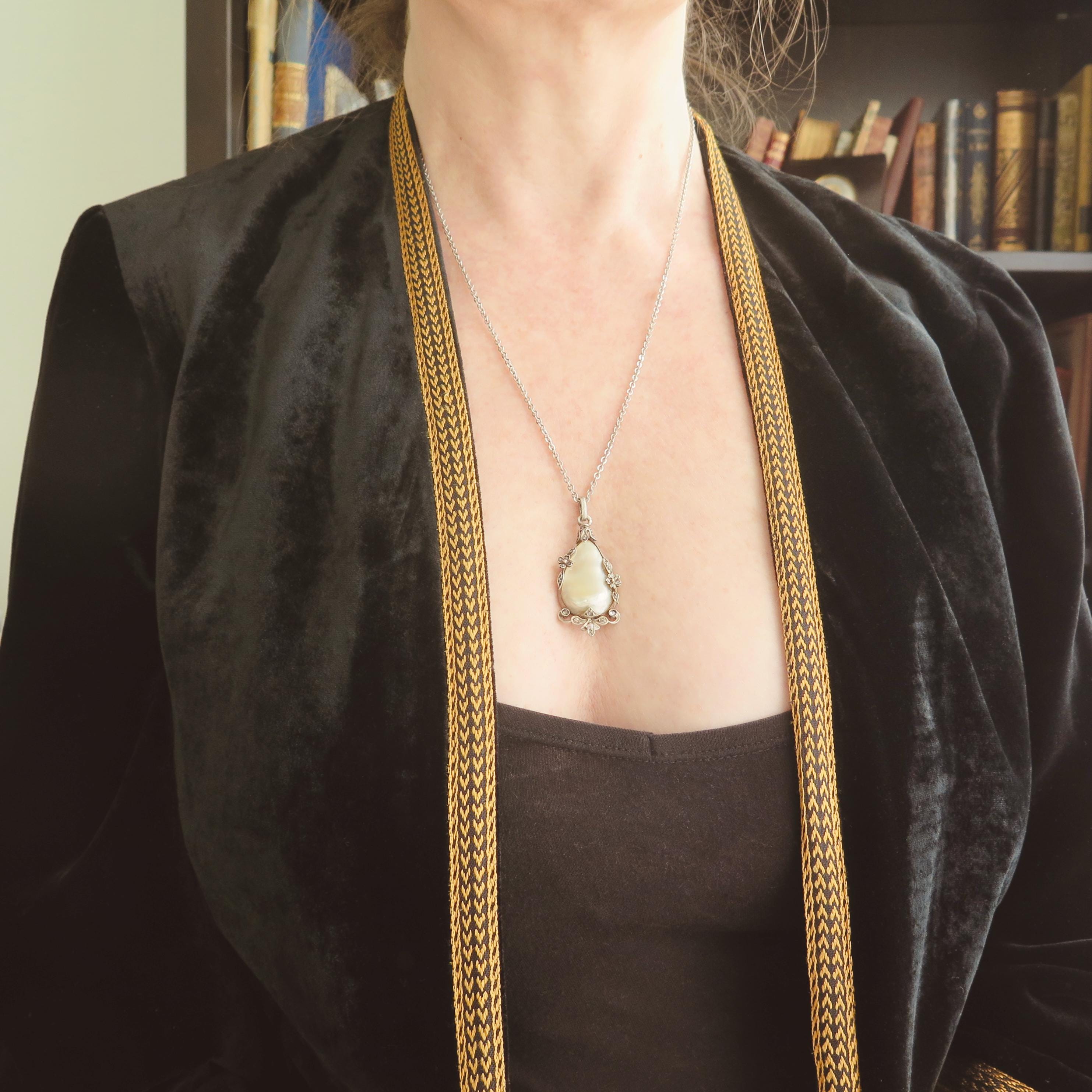 Antique Belle Époque Mother of Pearl Necklace – Rose Cut Diamond Silver Pendant