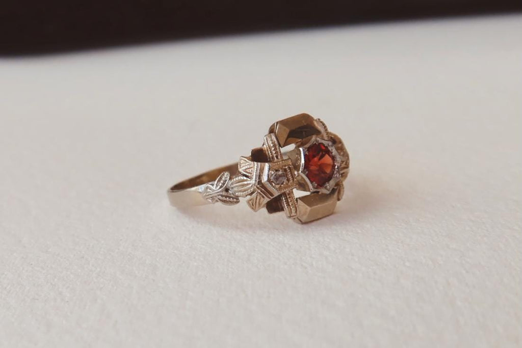 Antique Art Deco 18k Almandine Garnet Diamond Ring 1930s