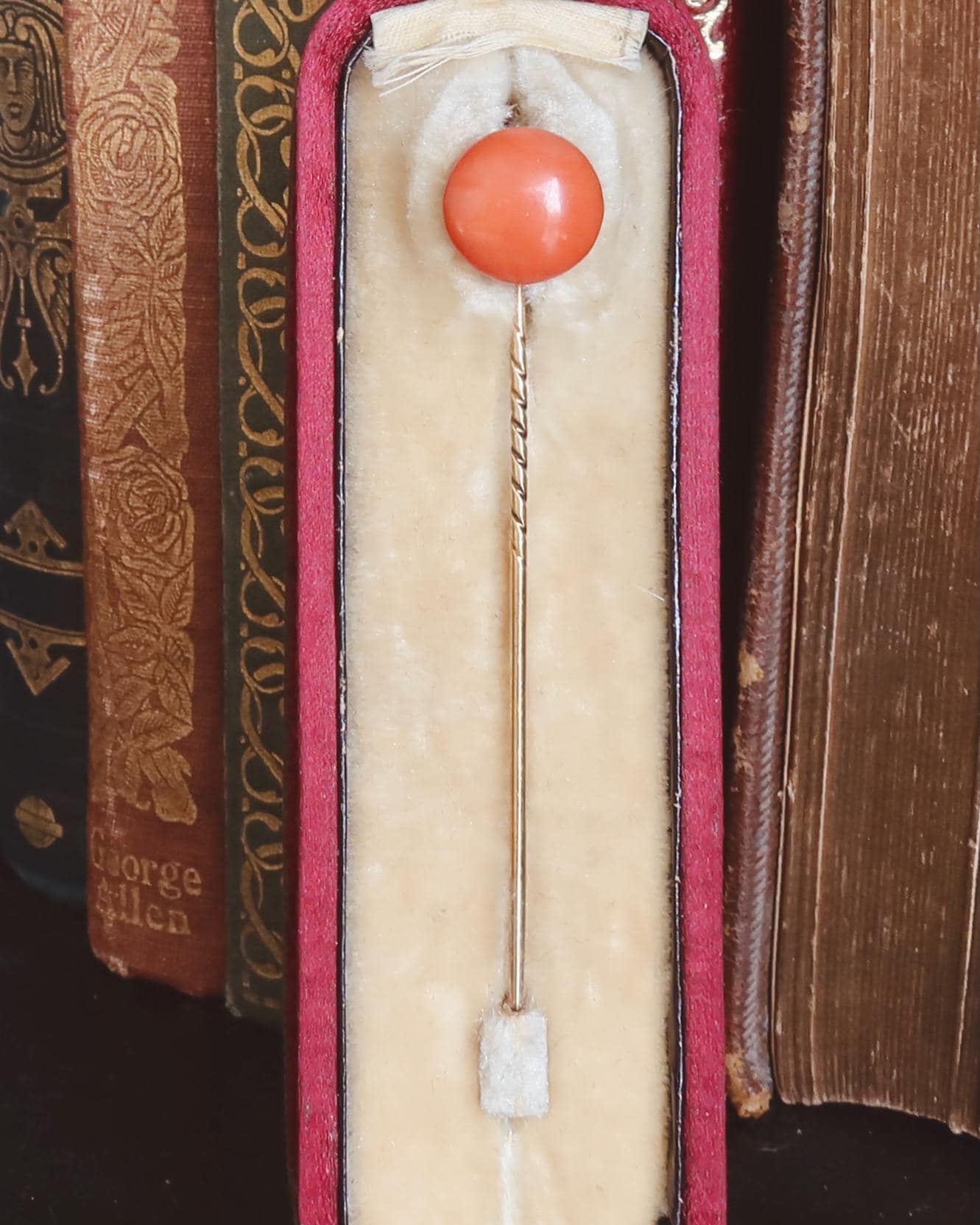 Antique 14K Gold Tie Pin with Natural Coral Cabochon
