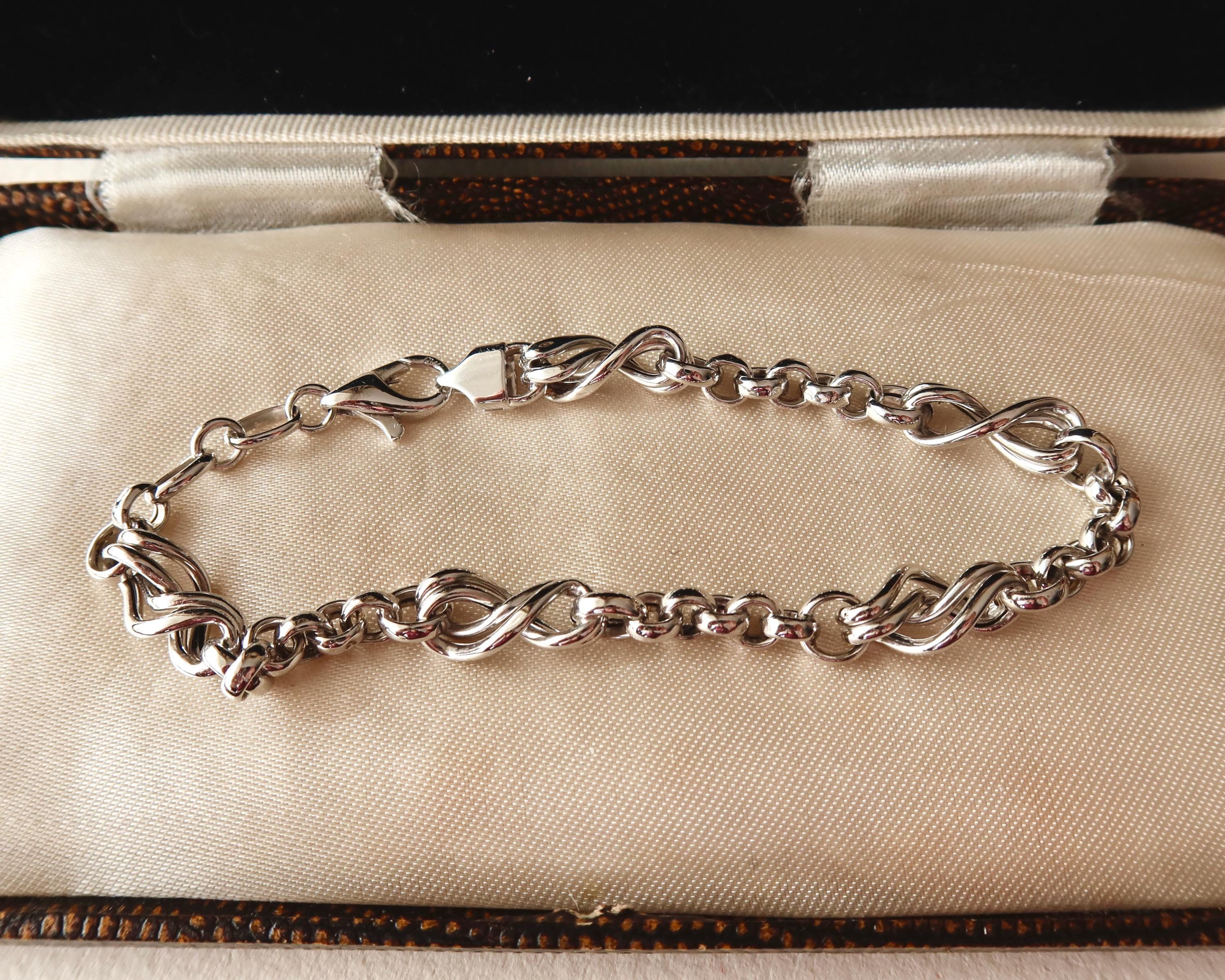Vintage 18k White Gold Bracelet with Sculptural Interlocking Links