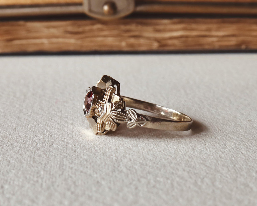 Antique Art Deco 18k Almandine Garnet Diamond Ring 1930s